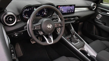 Alfa Romeo Tonale PHEV - cabin