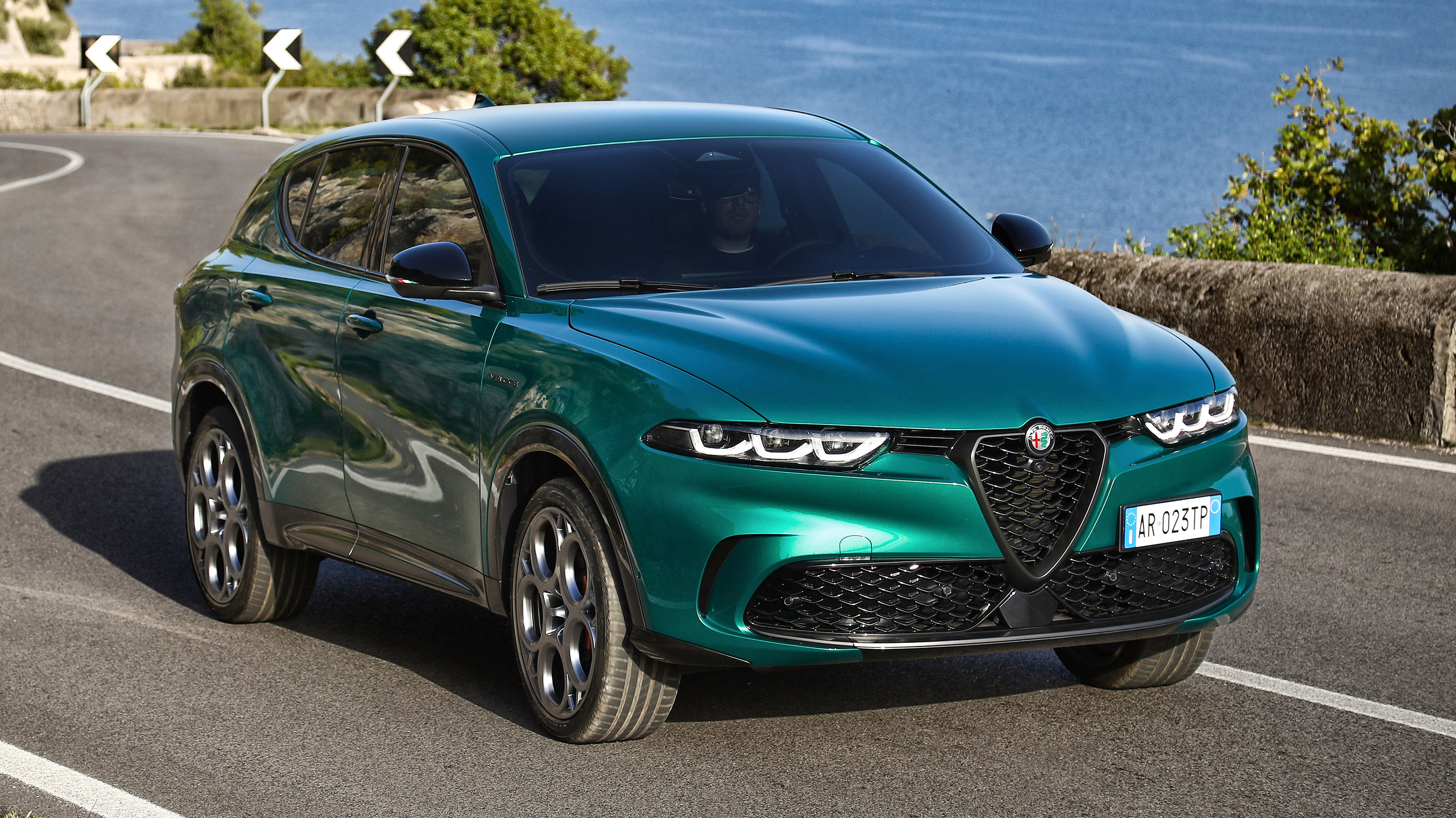 Alfa Romeo Tonale PHEV - front tracking