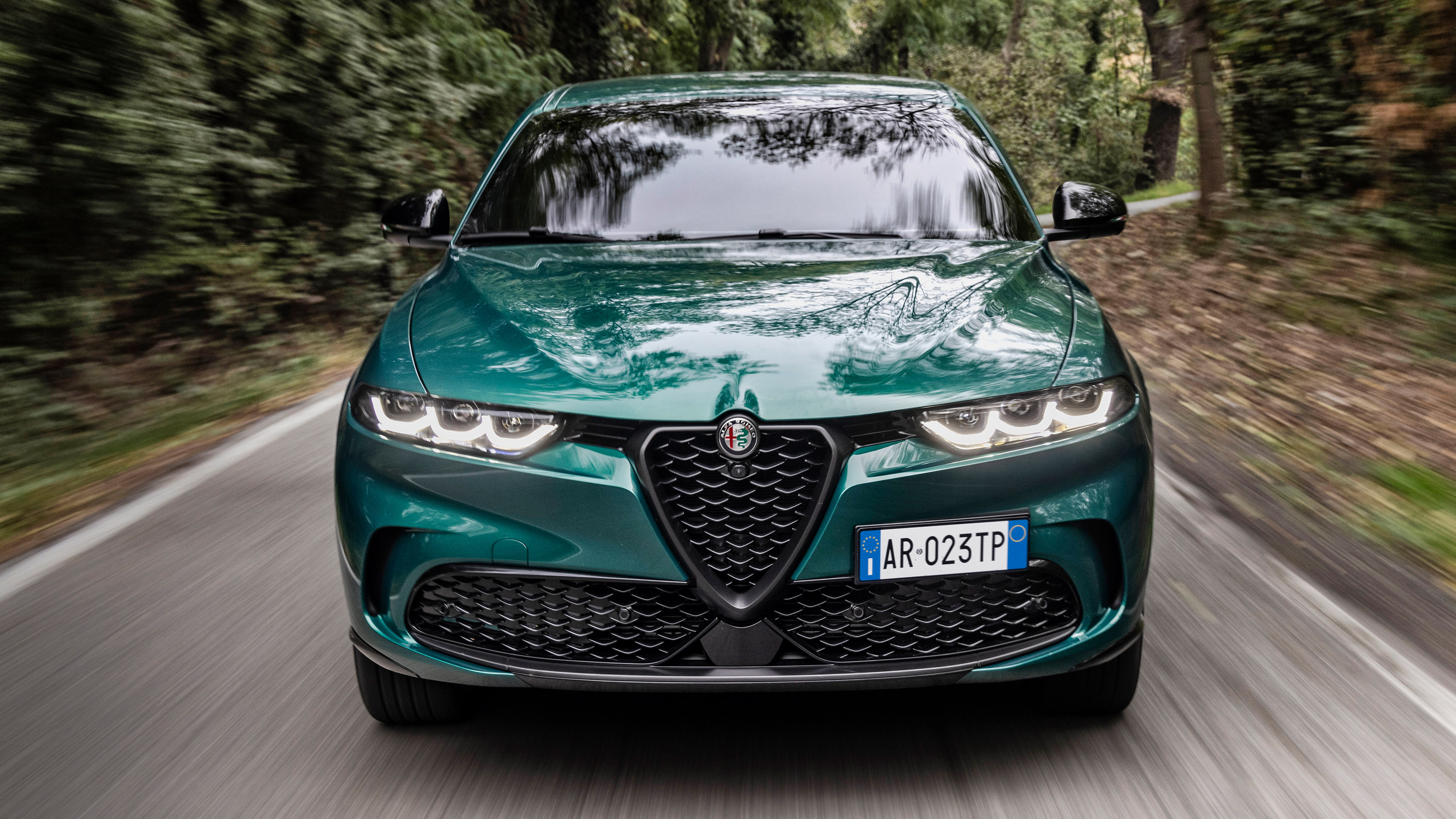 Alfa Romeo Tonale PHEV - full front