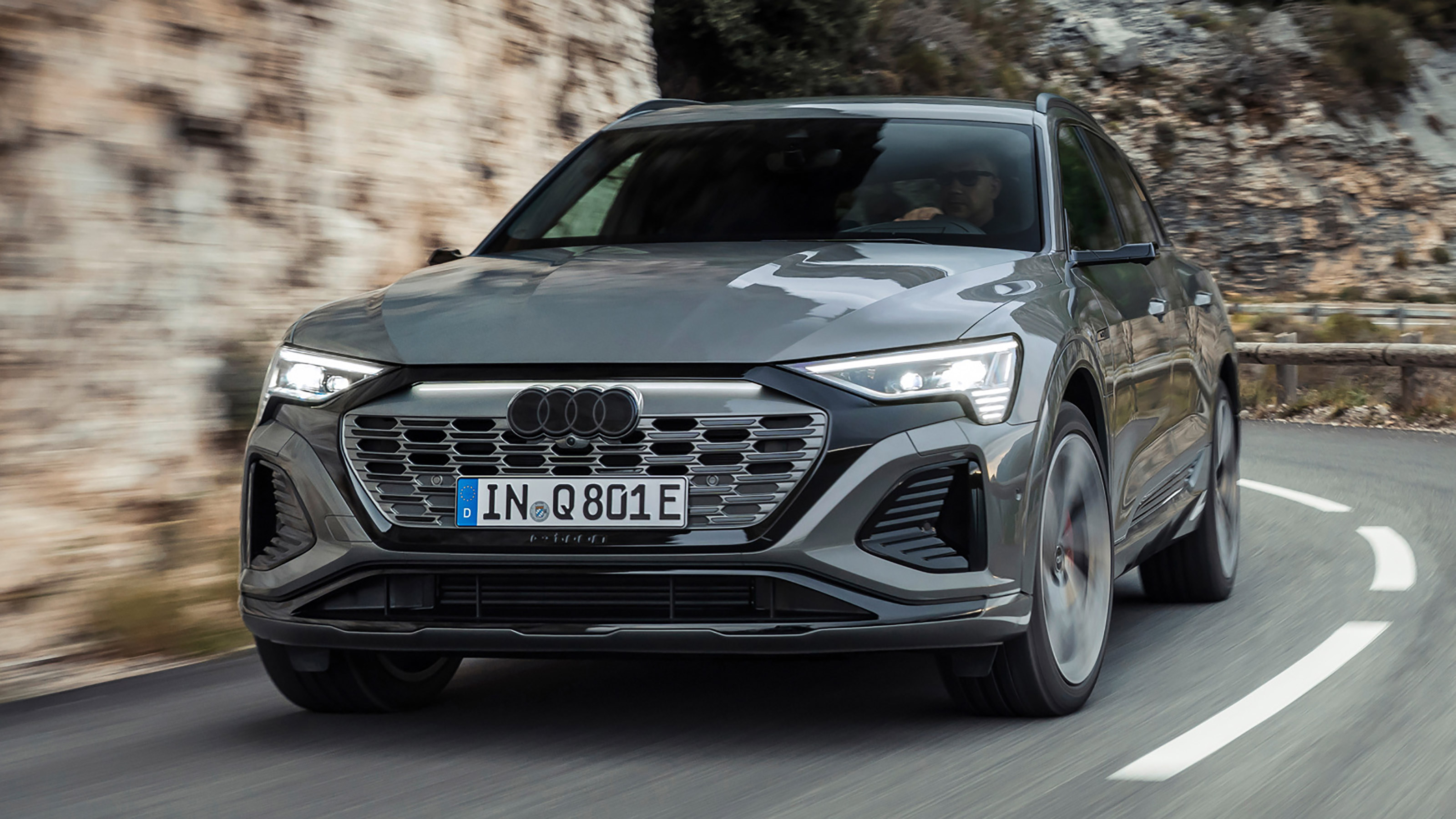 Audi Q8 e-tron - front