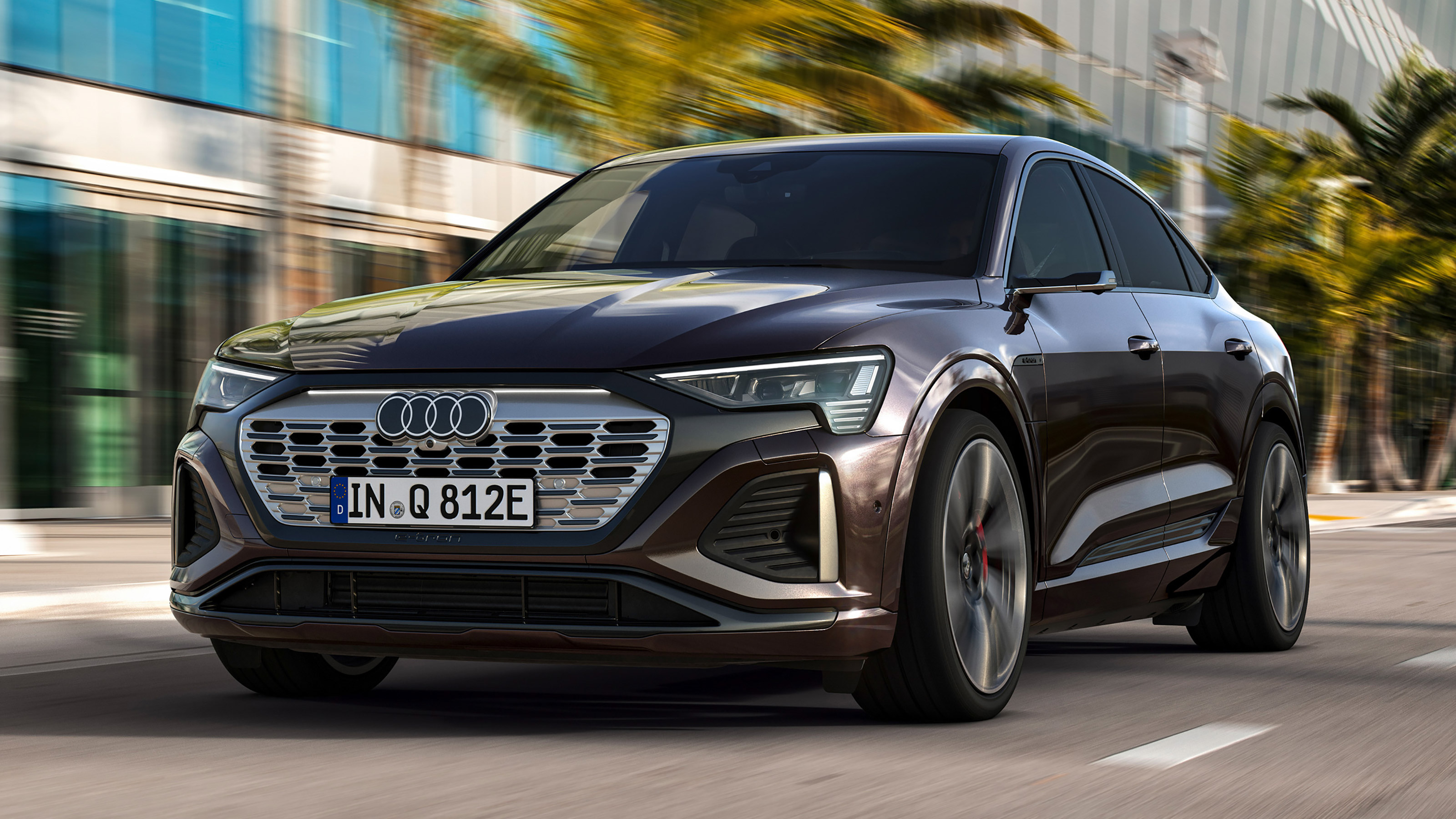 Audi Q8 Sportback e-tron - front