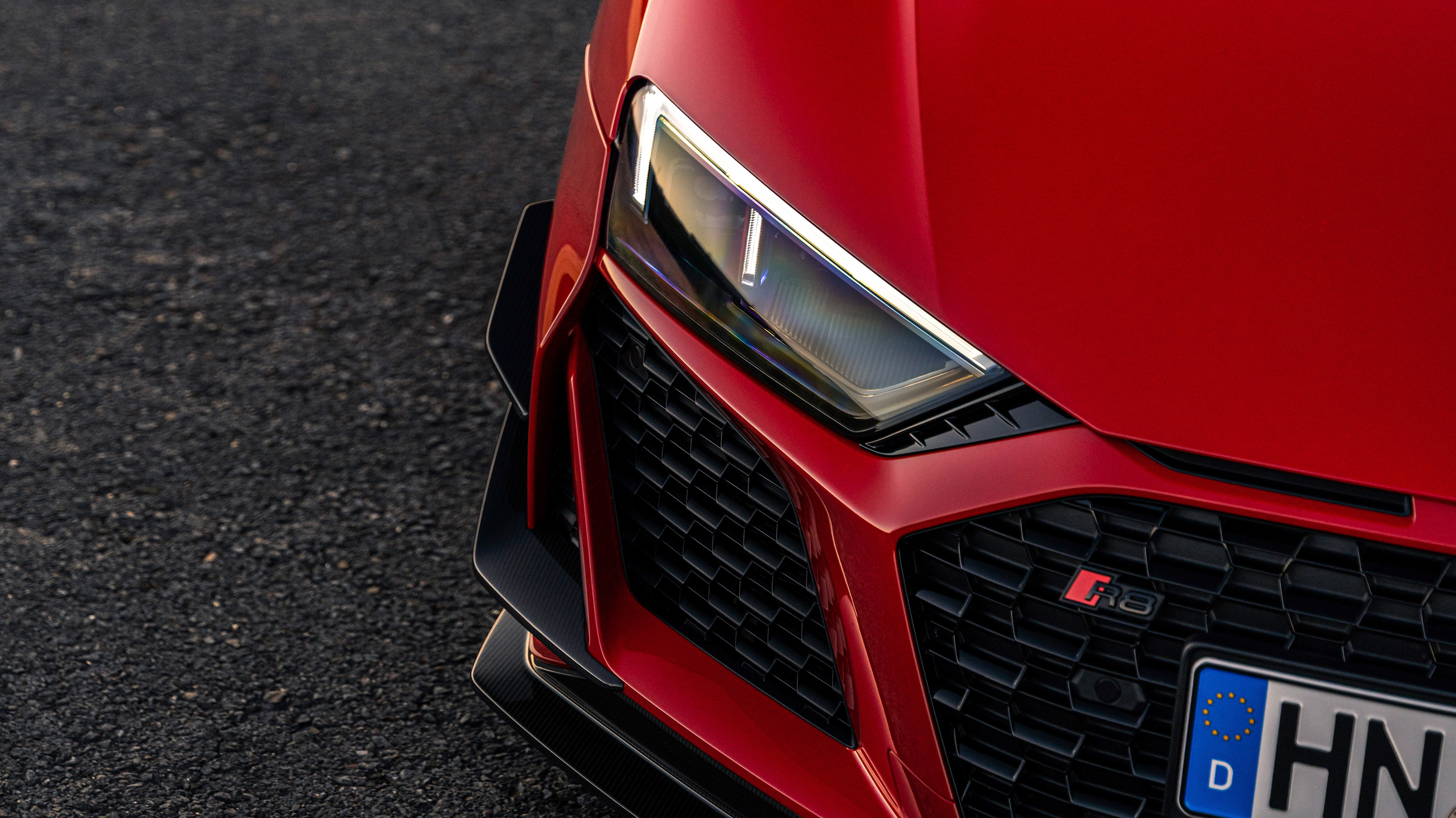 Audi R8 V10 GT RWD - front light