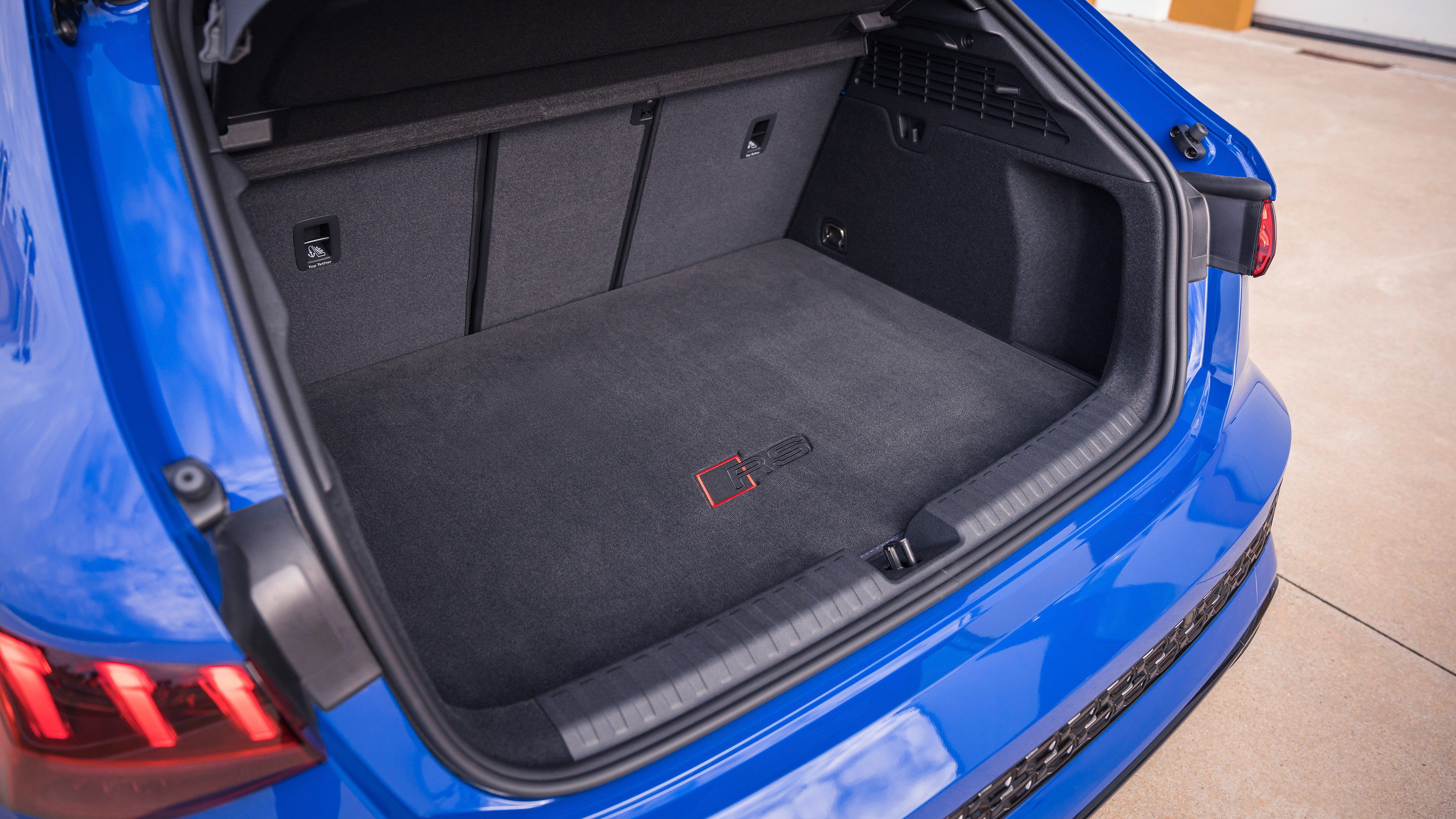 Audi RS 3 Sportback Performance Edition - boot side