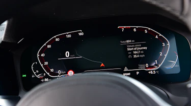 BMW 230i - dial screen
