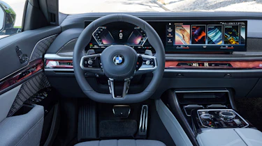 BMW 760i - dash