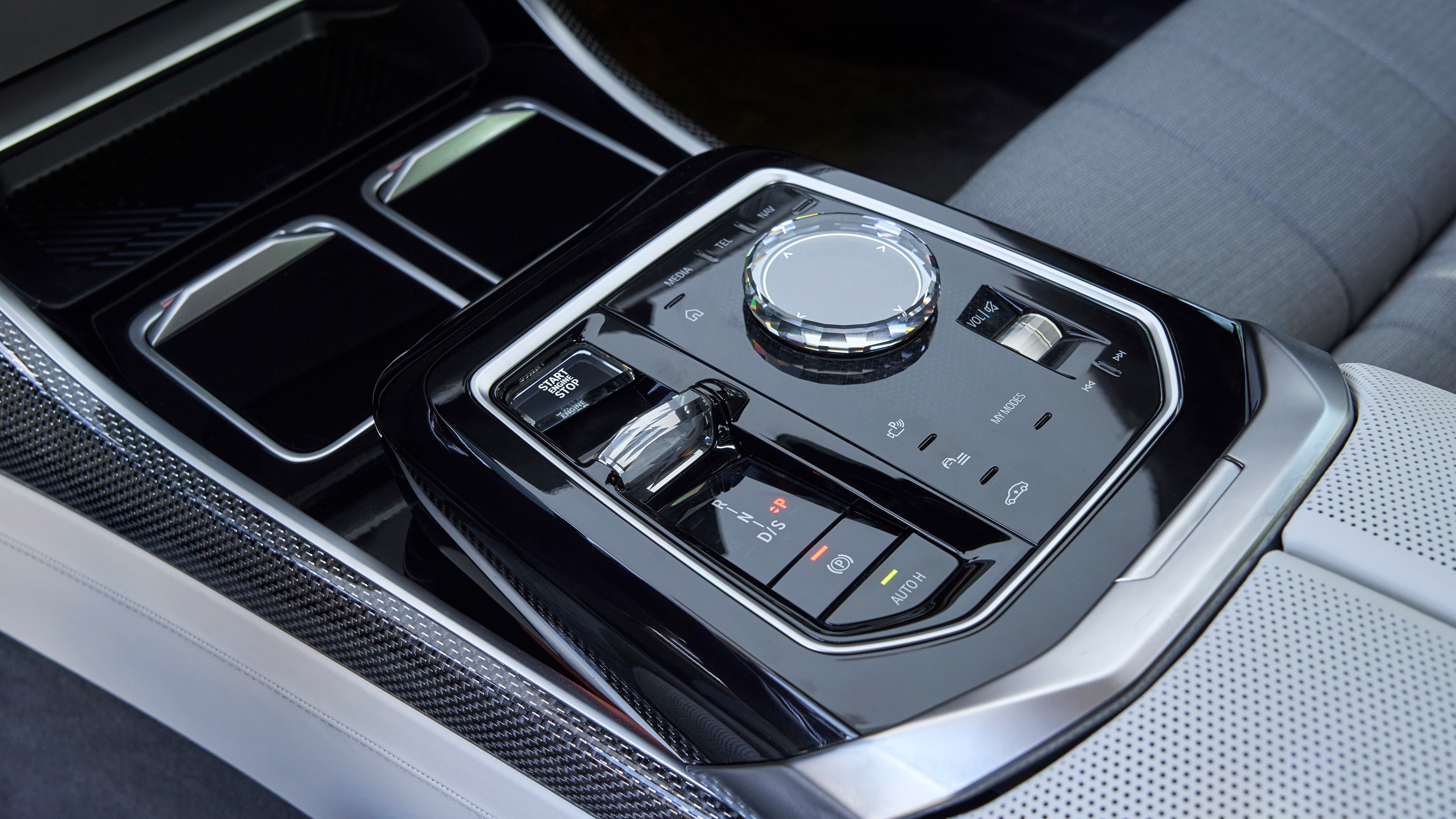 BMW 760i - centre console
