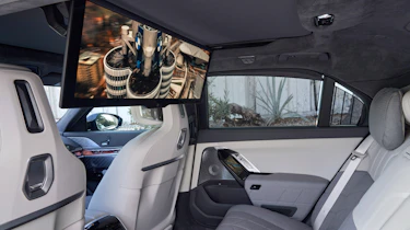BMW 760i - rear screen
