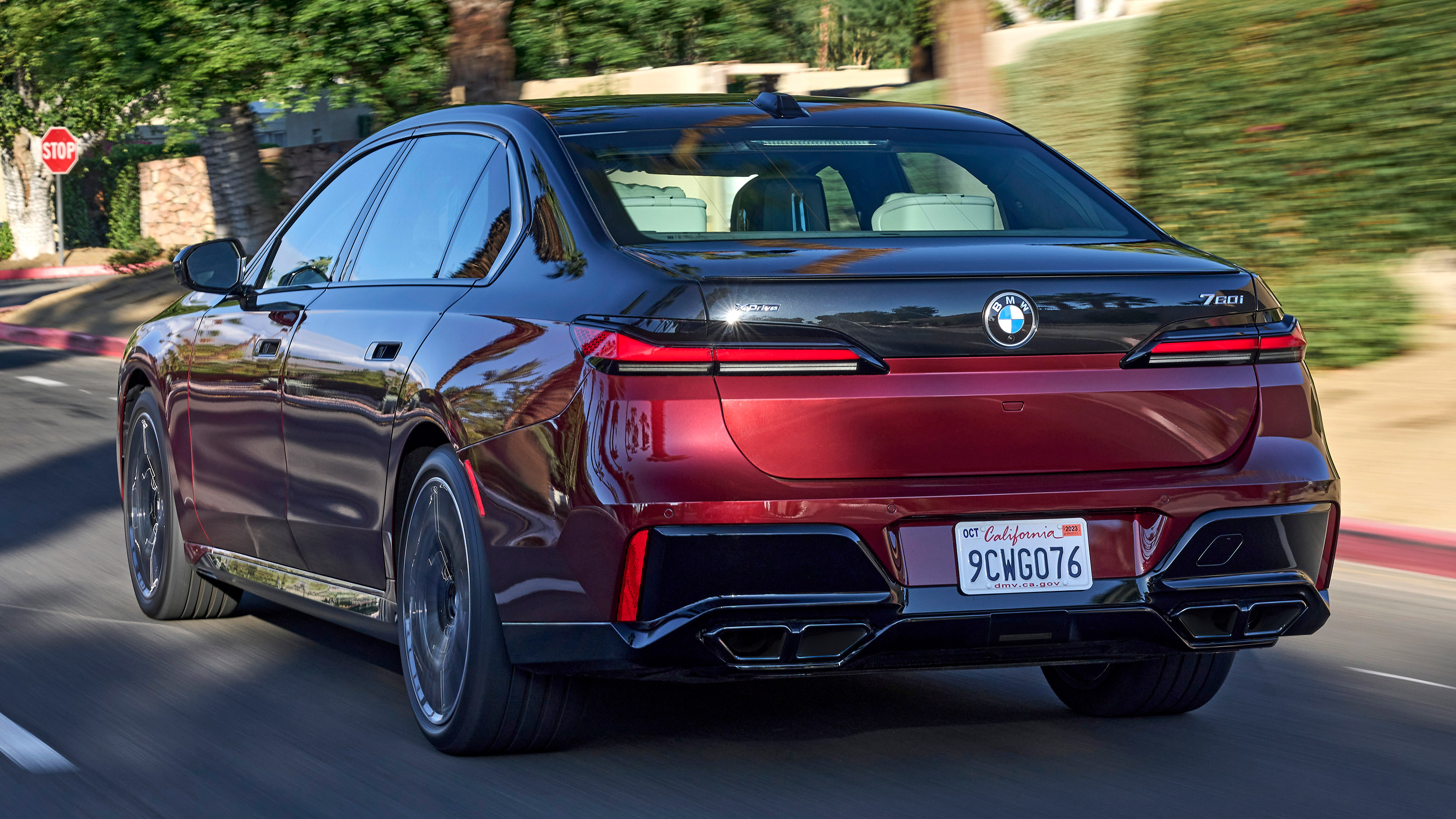 BMW 760i - rear