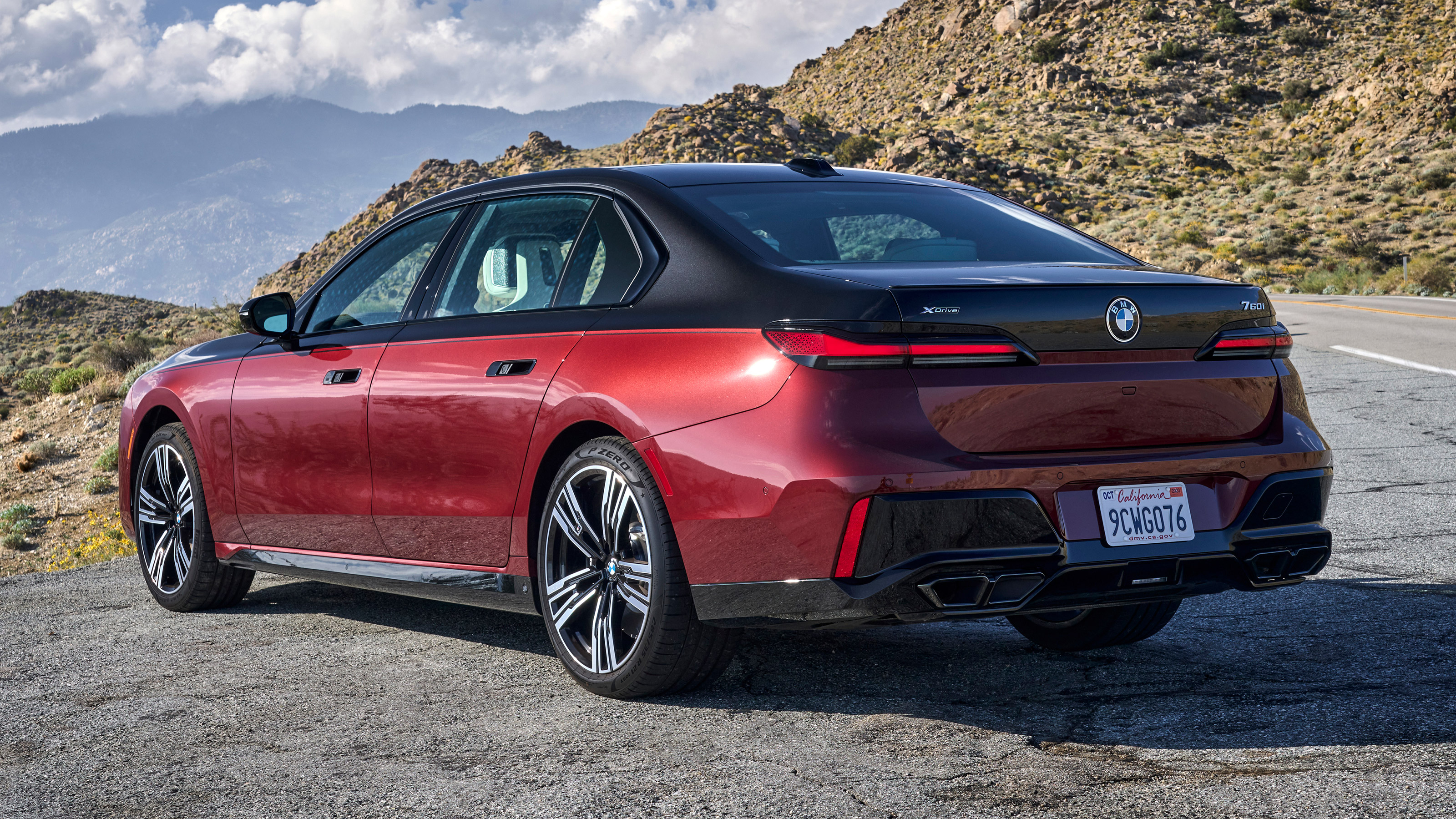 BMW 760i - rear static