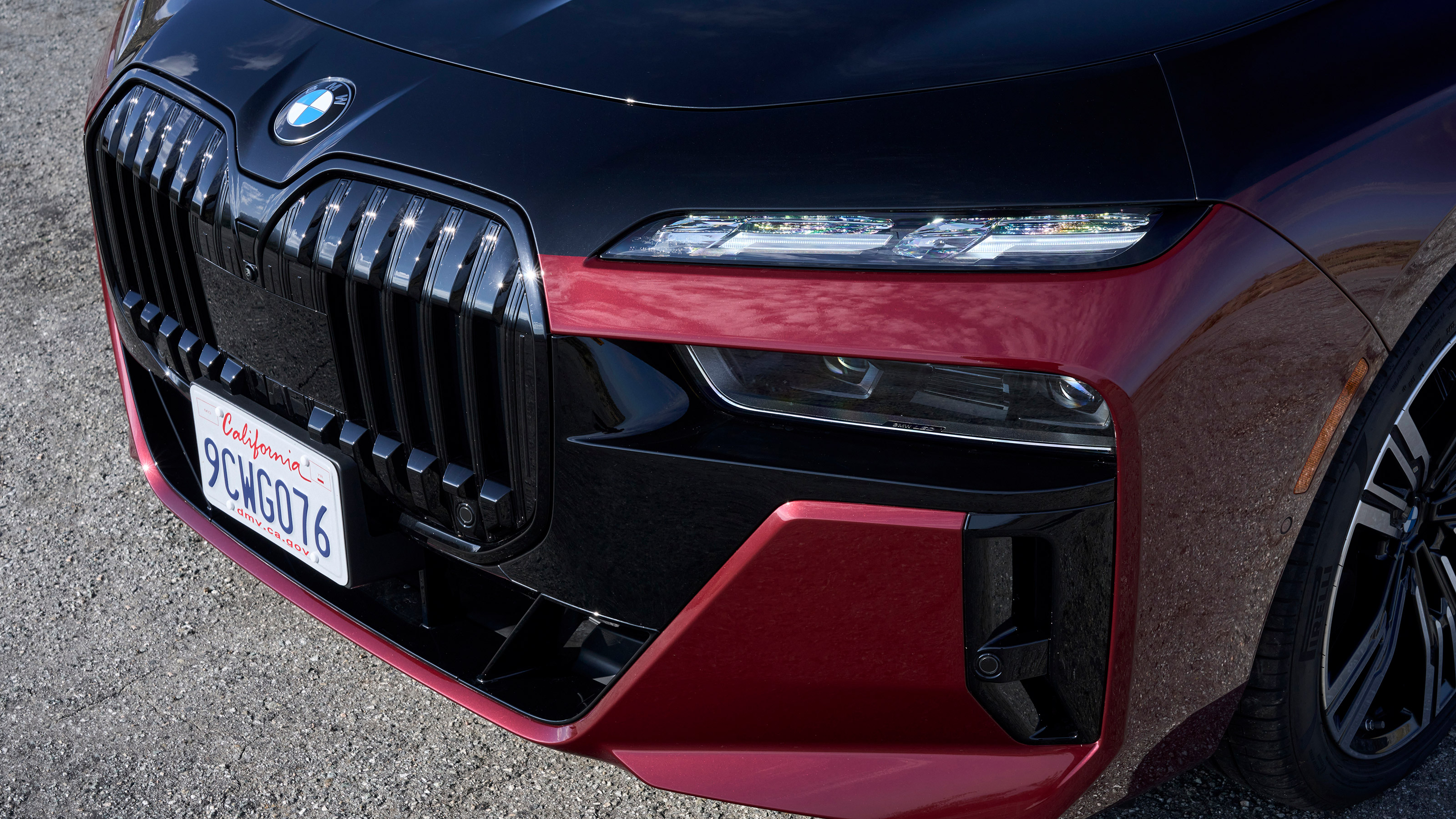 BMW 760i - front light