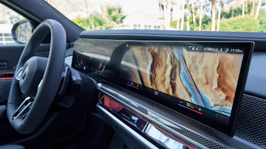 BMW 760i - screen