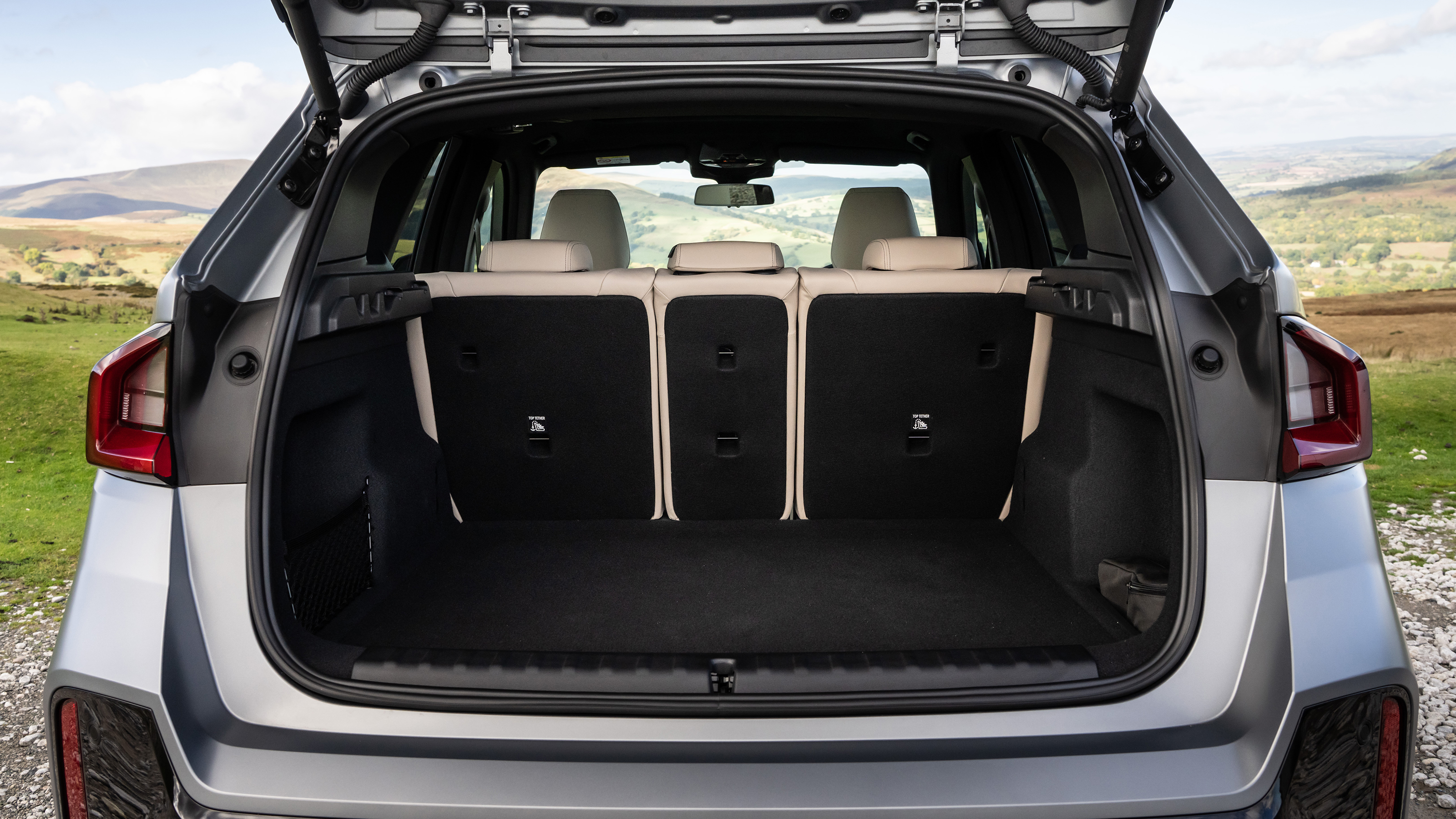 BMW X1 xDrive23i M Sport - boot