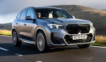 BMW X1 xDrive23i M Sport - front tracking