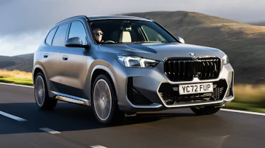 BMW X1 xDrive23i M Sport - front tracking