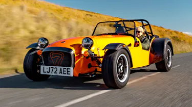 Caterham Seven 340R - front tracking