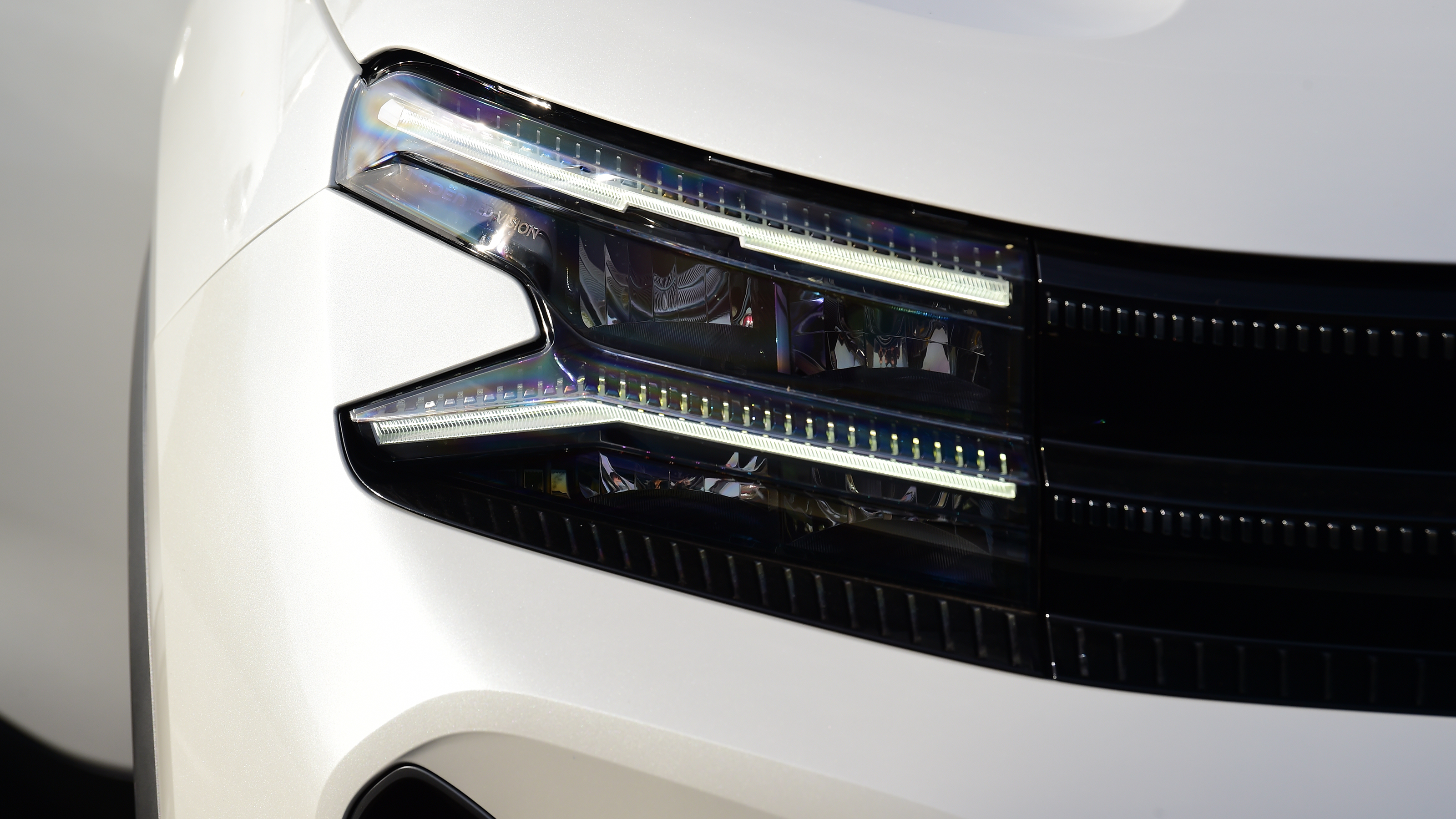 Citroen C5 Aircross - headlight
