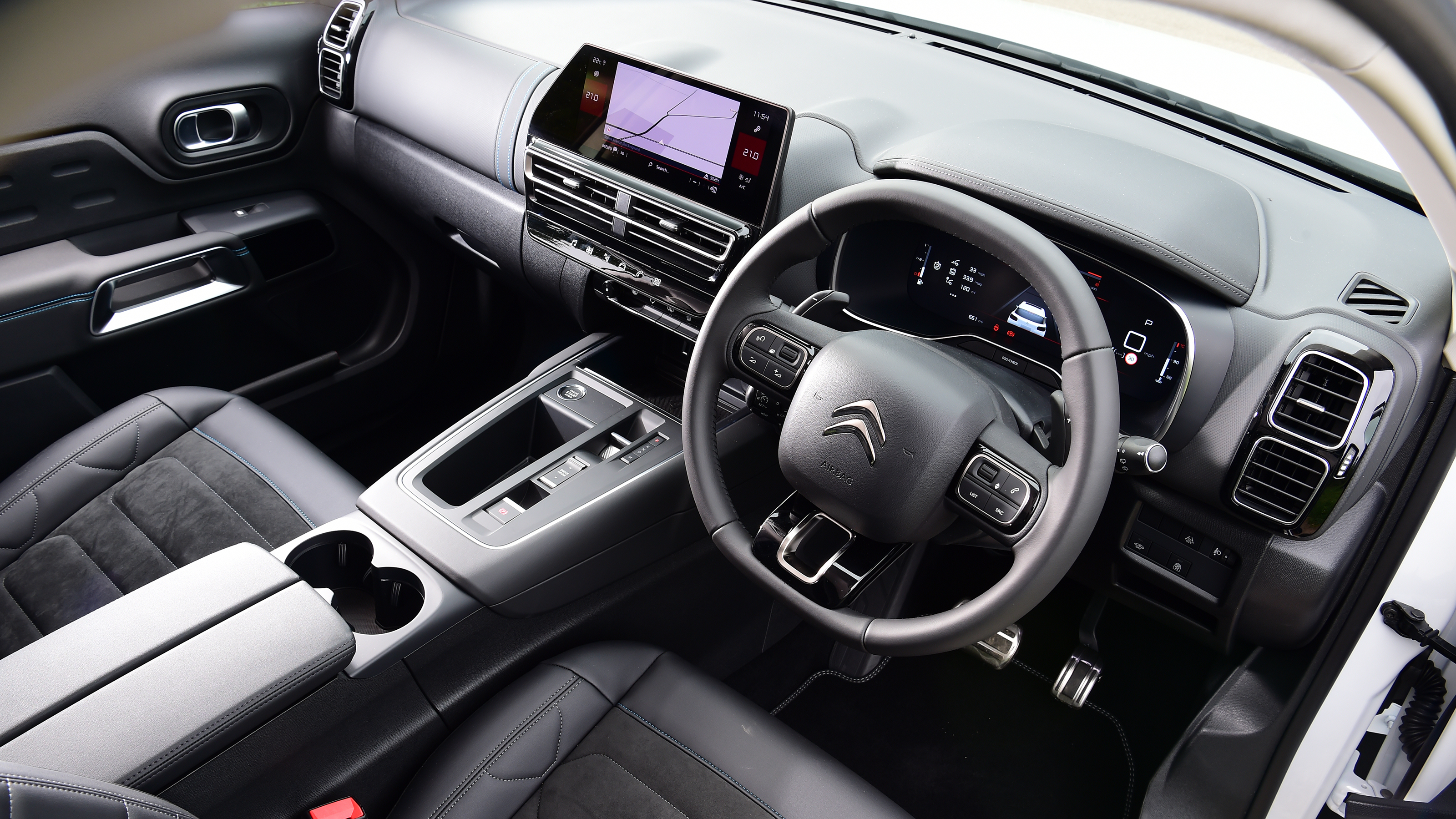 Citroen C5 Aircross - interior (driver's door view)