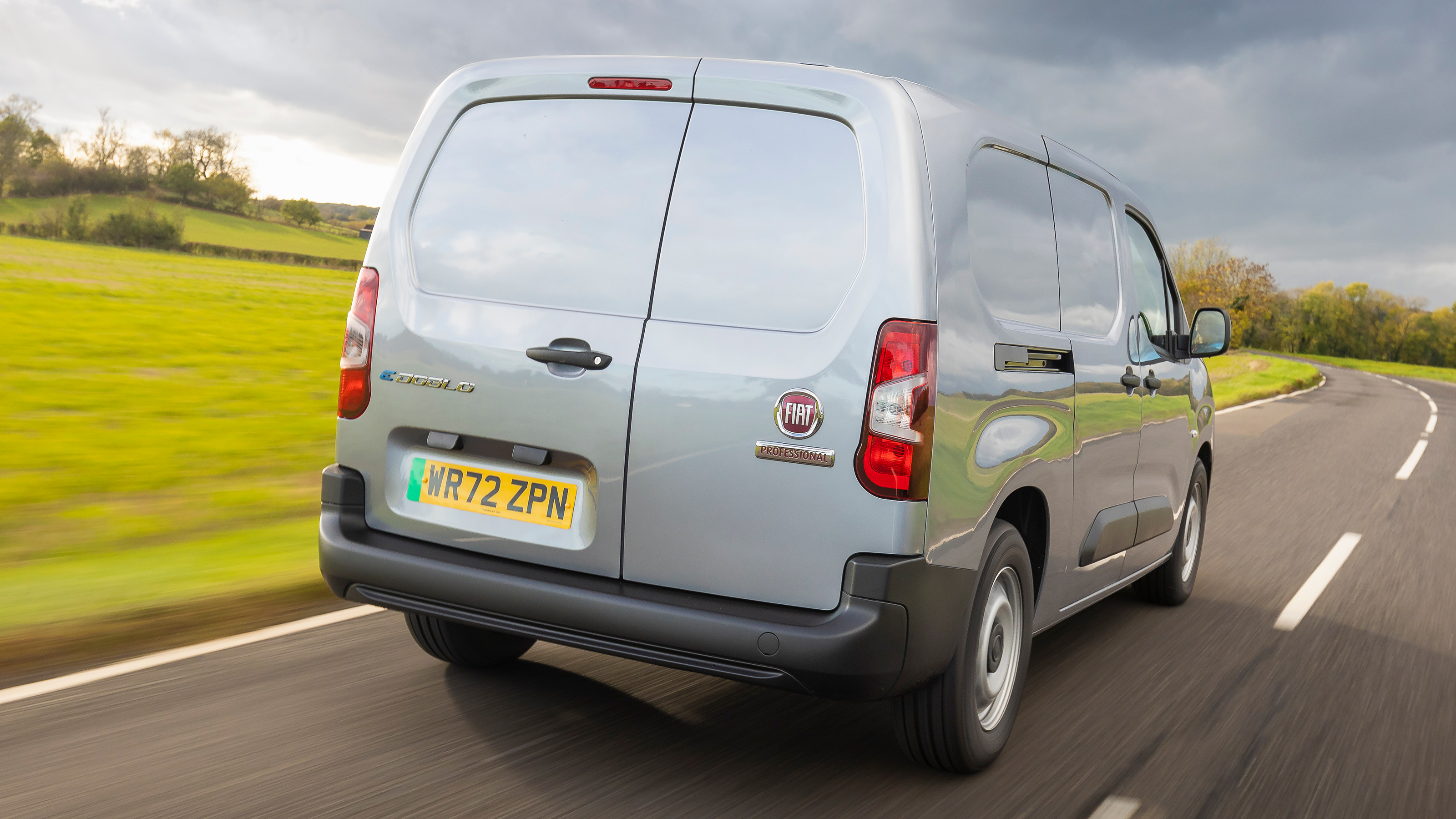 Fiat e-Doblo - rear tracking