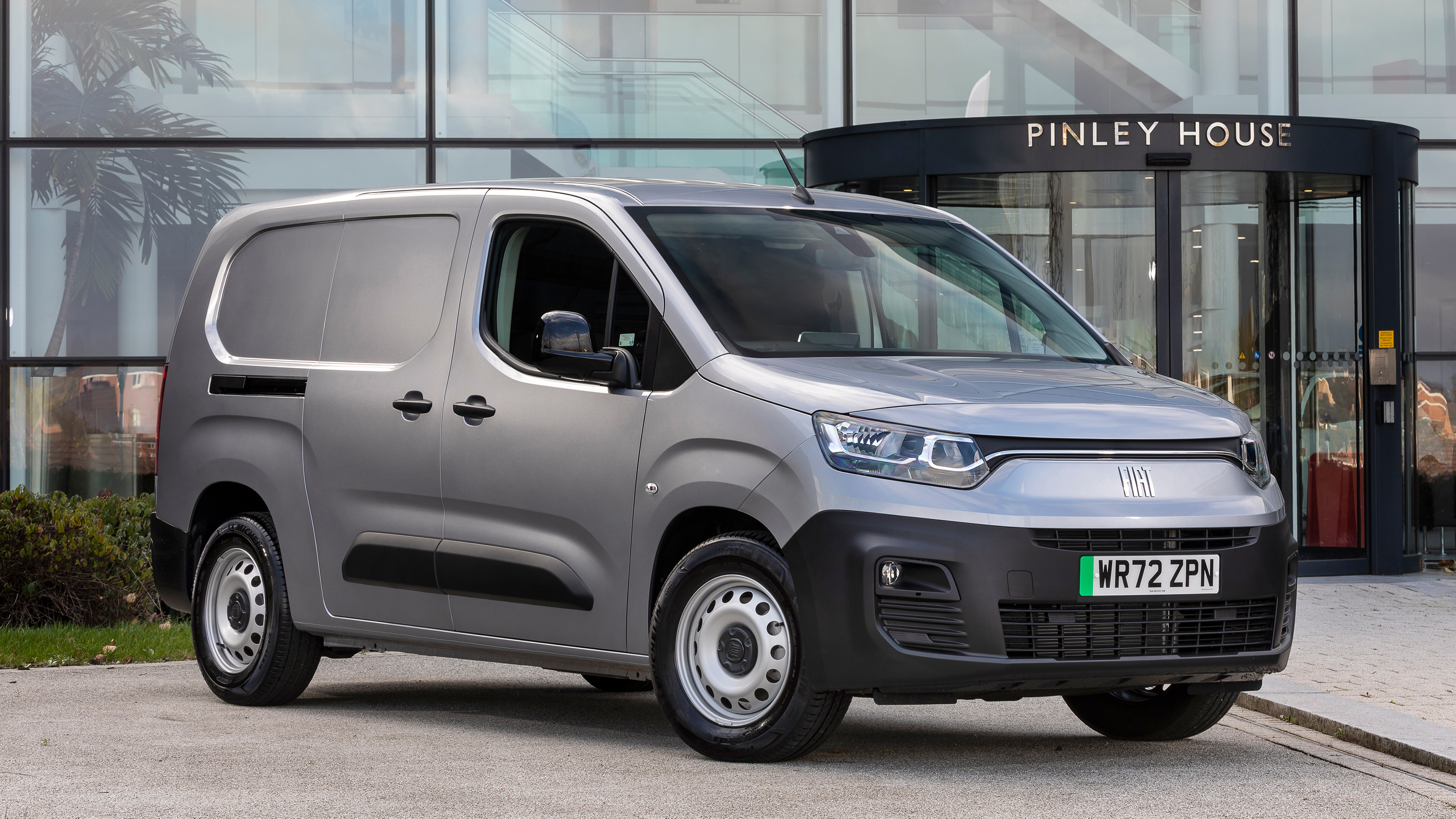 Fiat e-Doblo - front static - doors closed