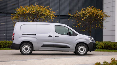 Fiat e-Doblo - side static