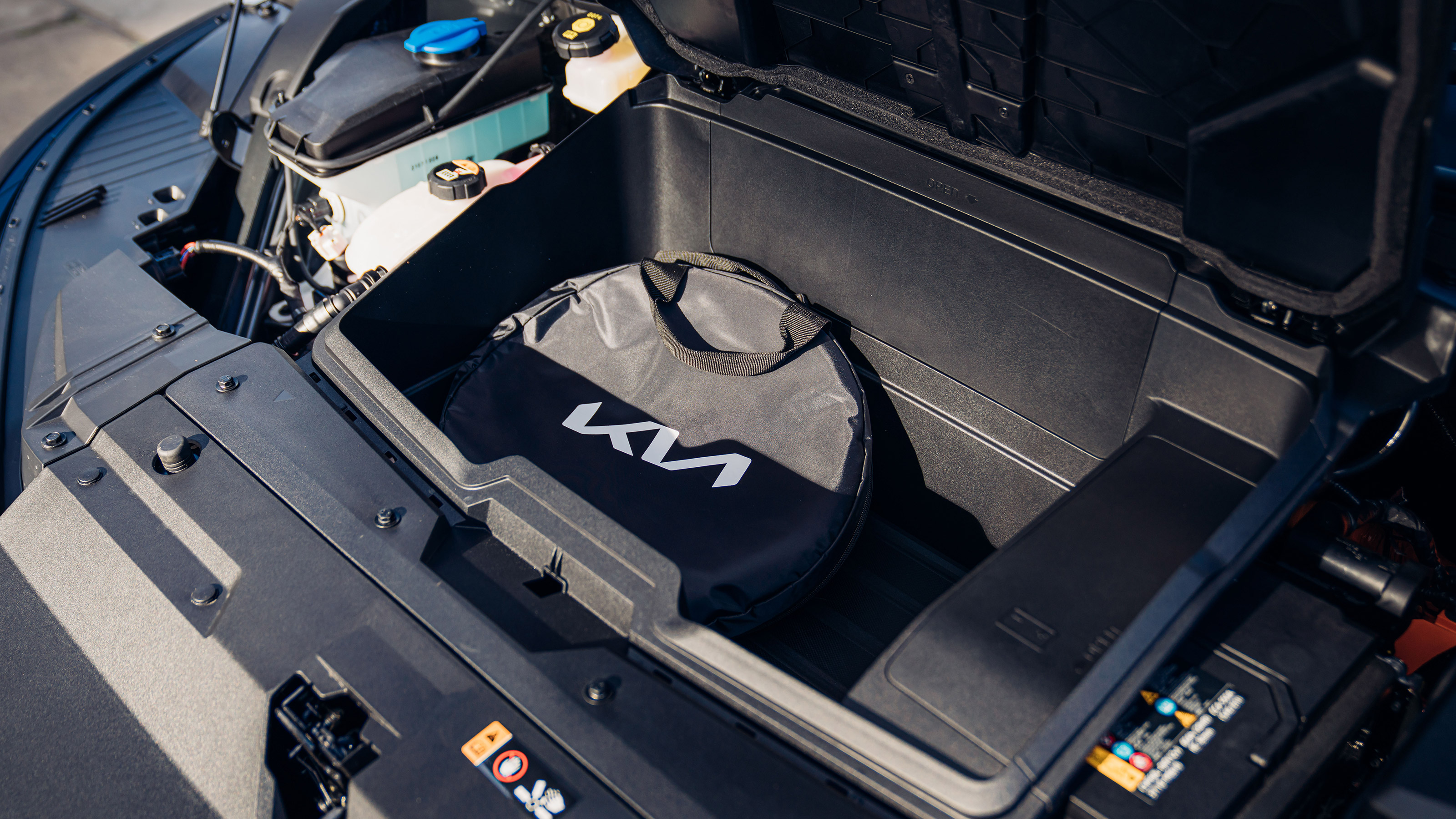 Kia EV6 Air - front boot