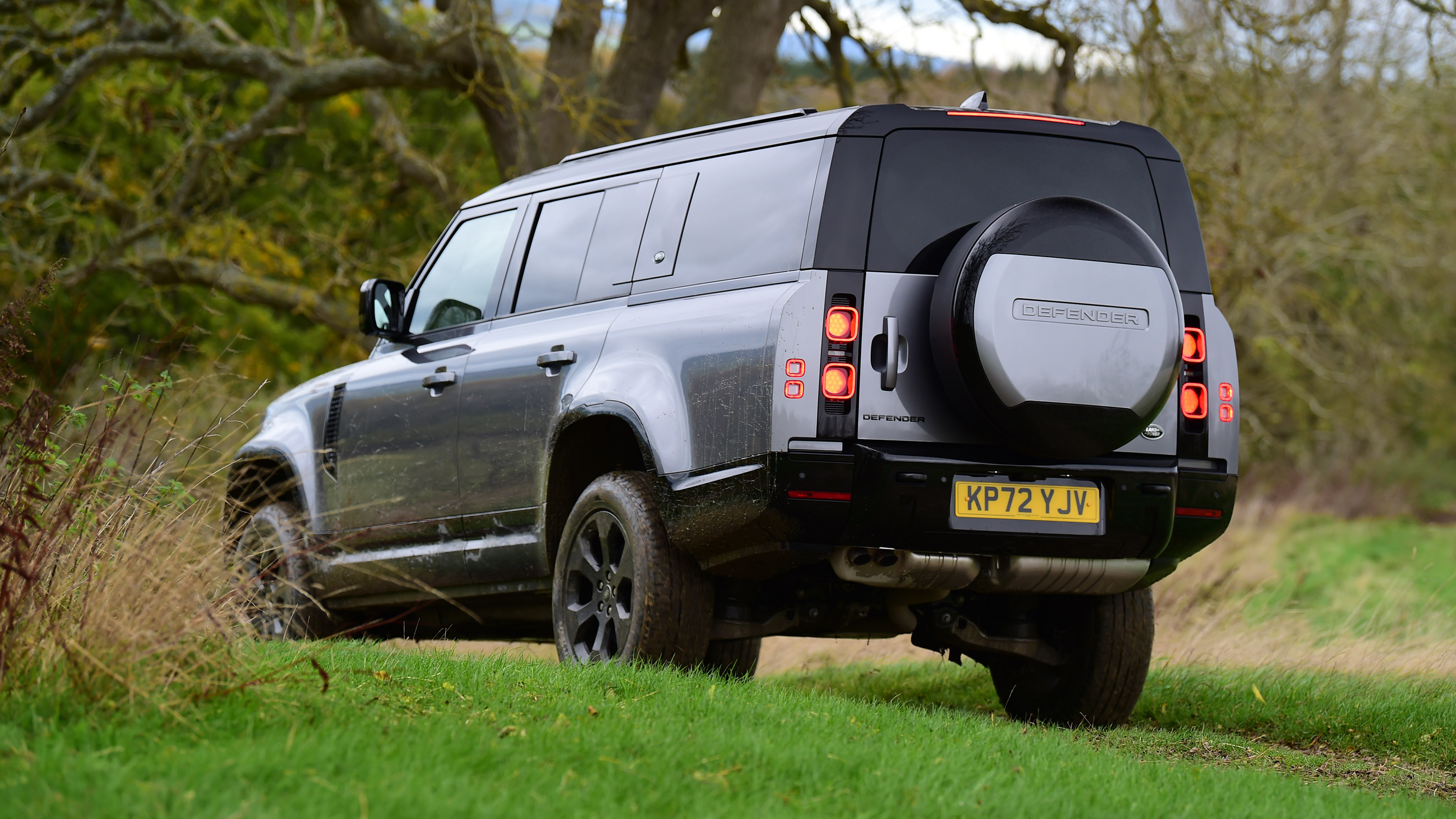 Land Rover Defender 130 - rear action