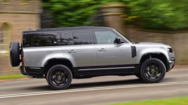 Land Rover Defender 130 - side