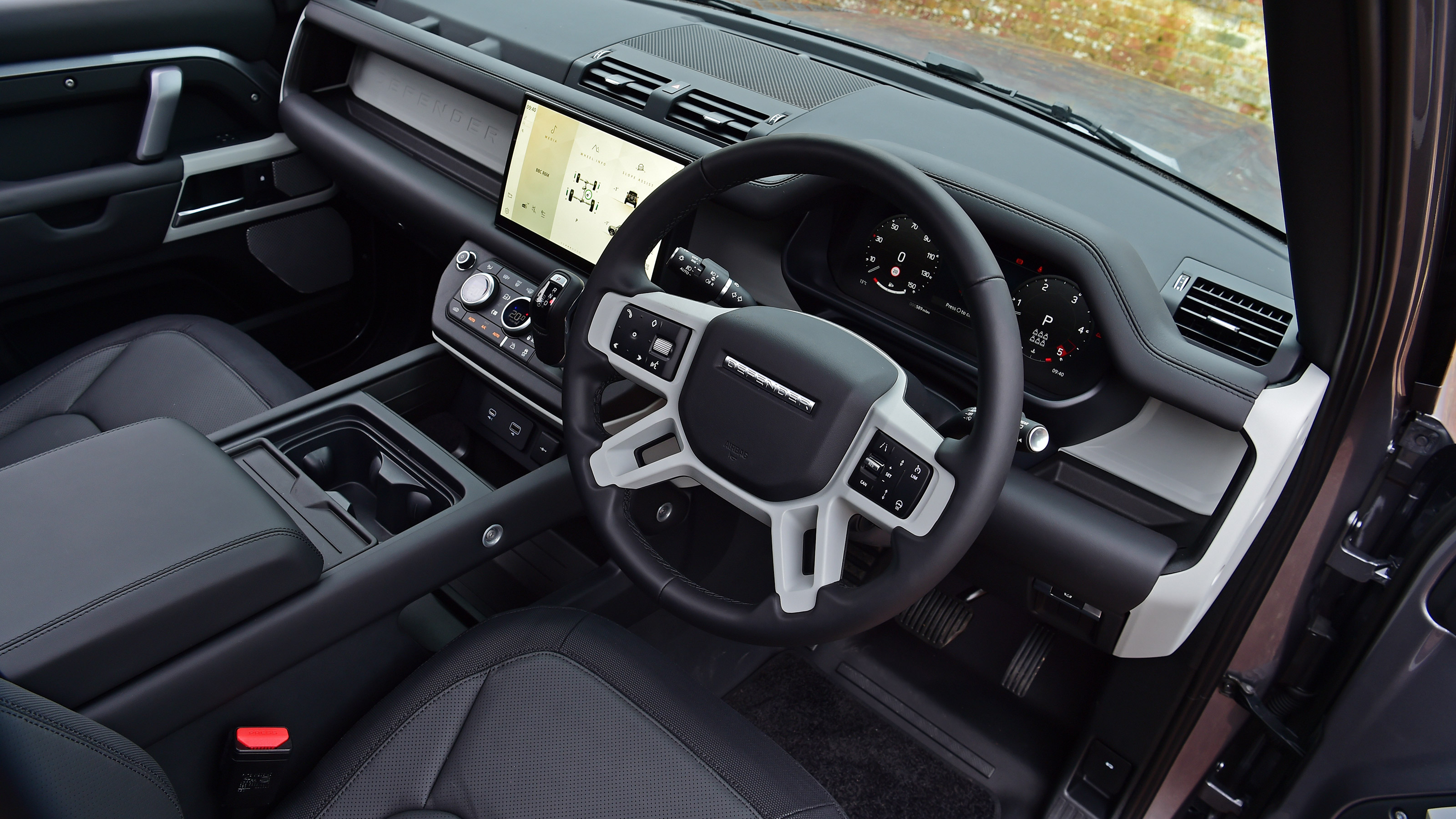 Land Rover Defender 130 - cabin