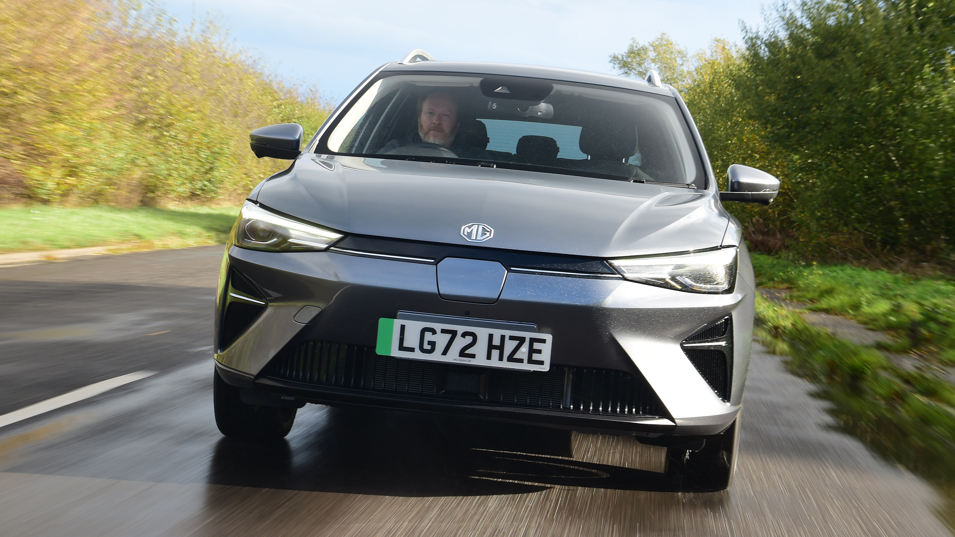 MG5 EV - full front