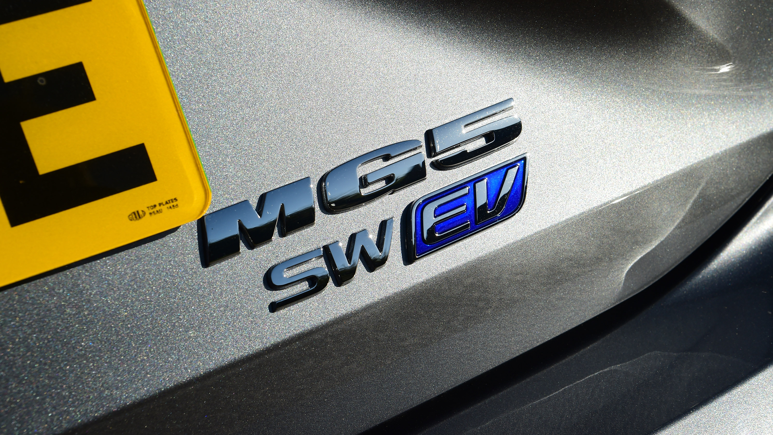 MG5 EV - rear badge