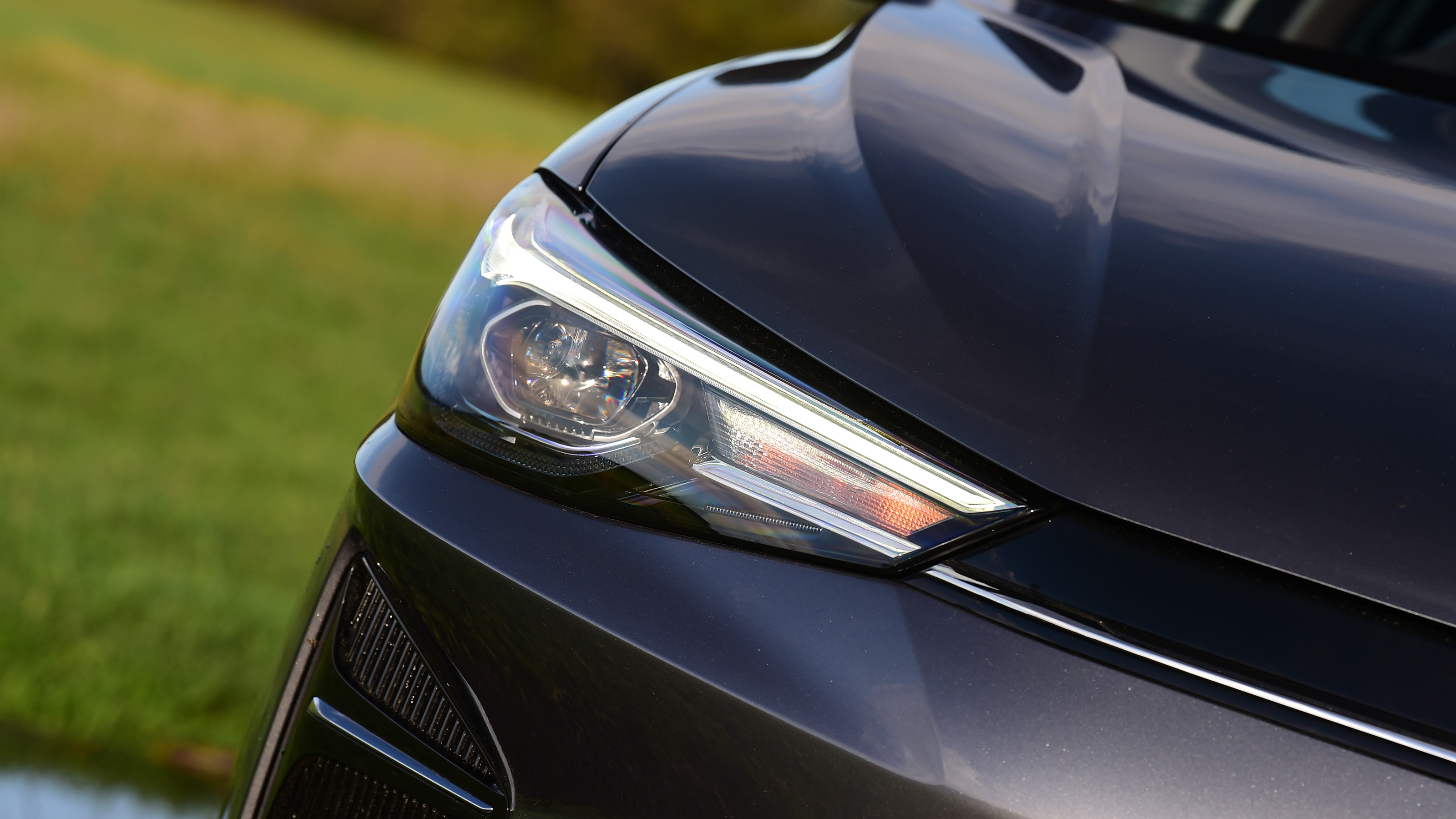 MG5 EV - front light