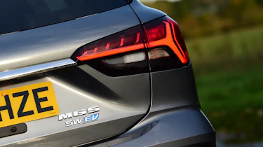 MG5 EV - rear light