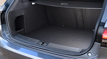 MG5 EV - boot