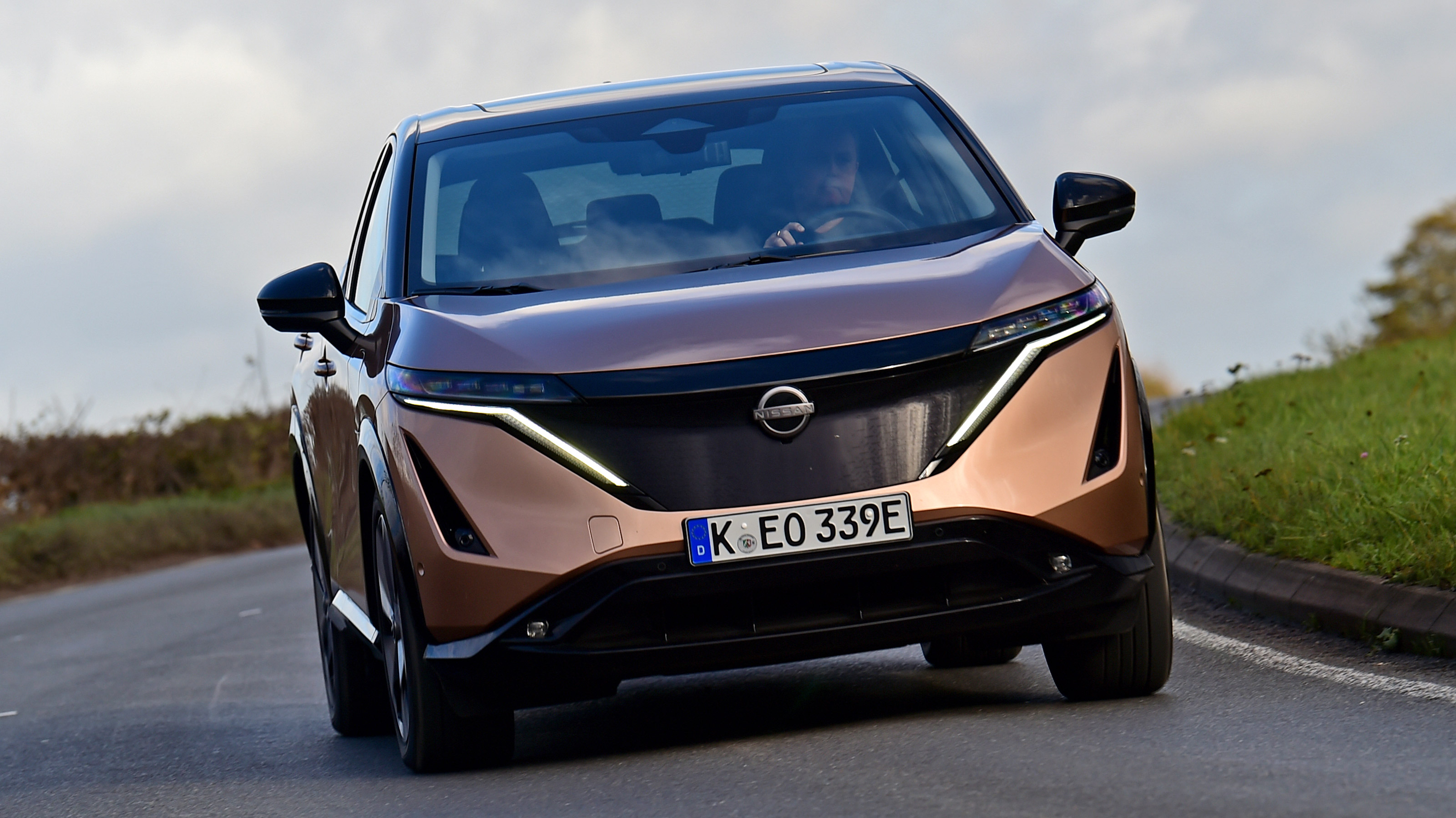 Nissan Ariya e-4ORCE - front cornering