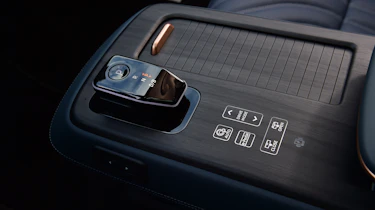 Nissan Ariya e-4ORCE - centre console