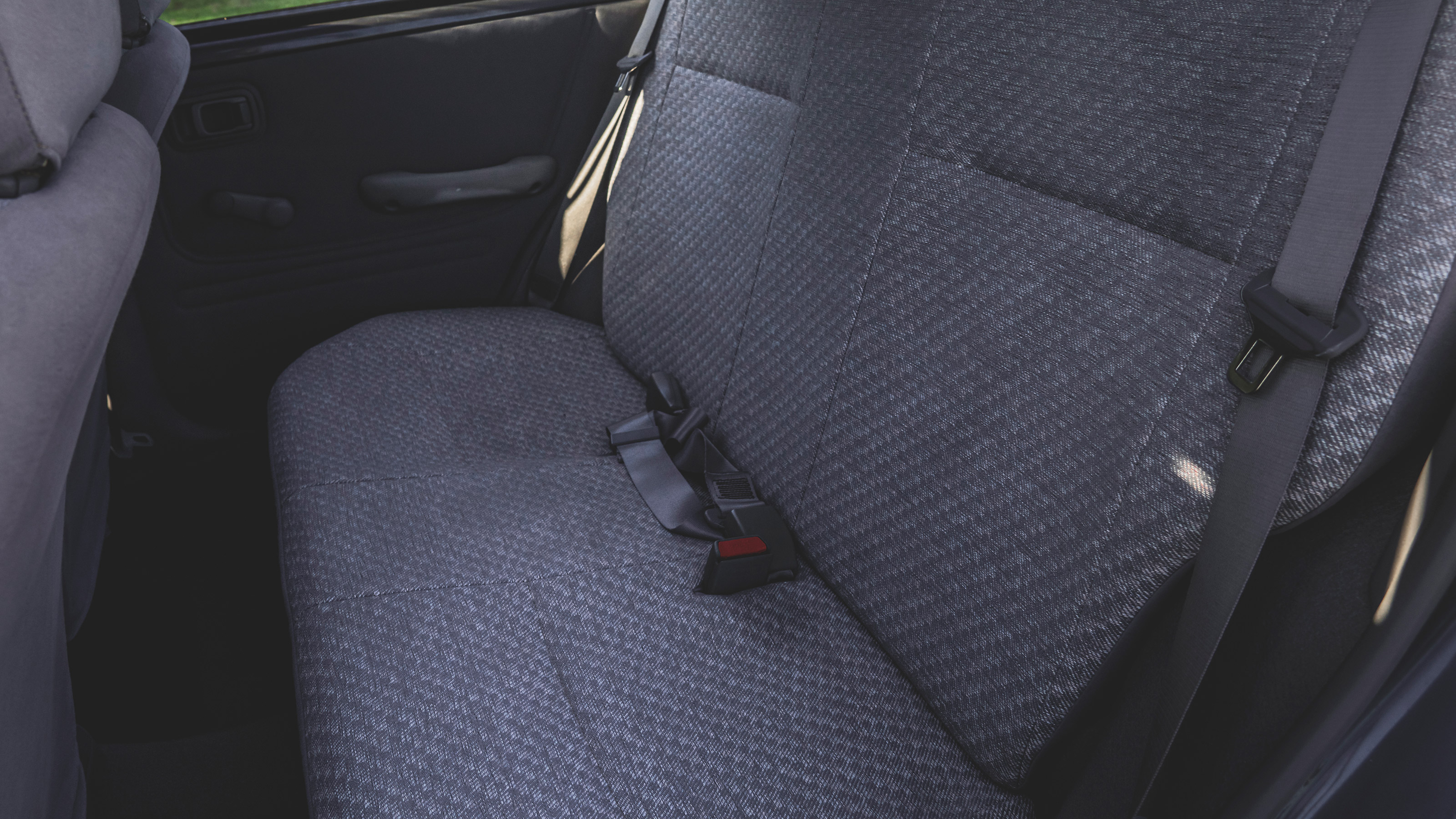 Nissan Micra Mk2 icon - rear seats