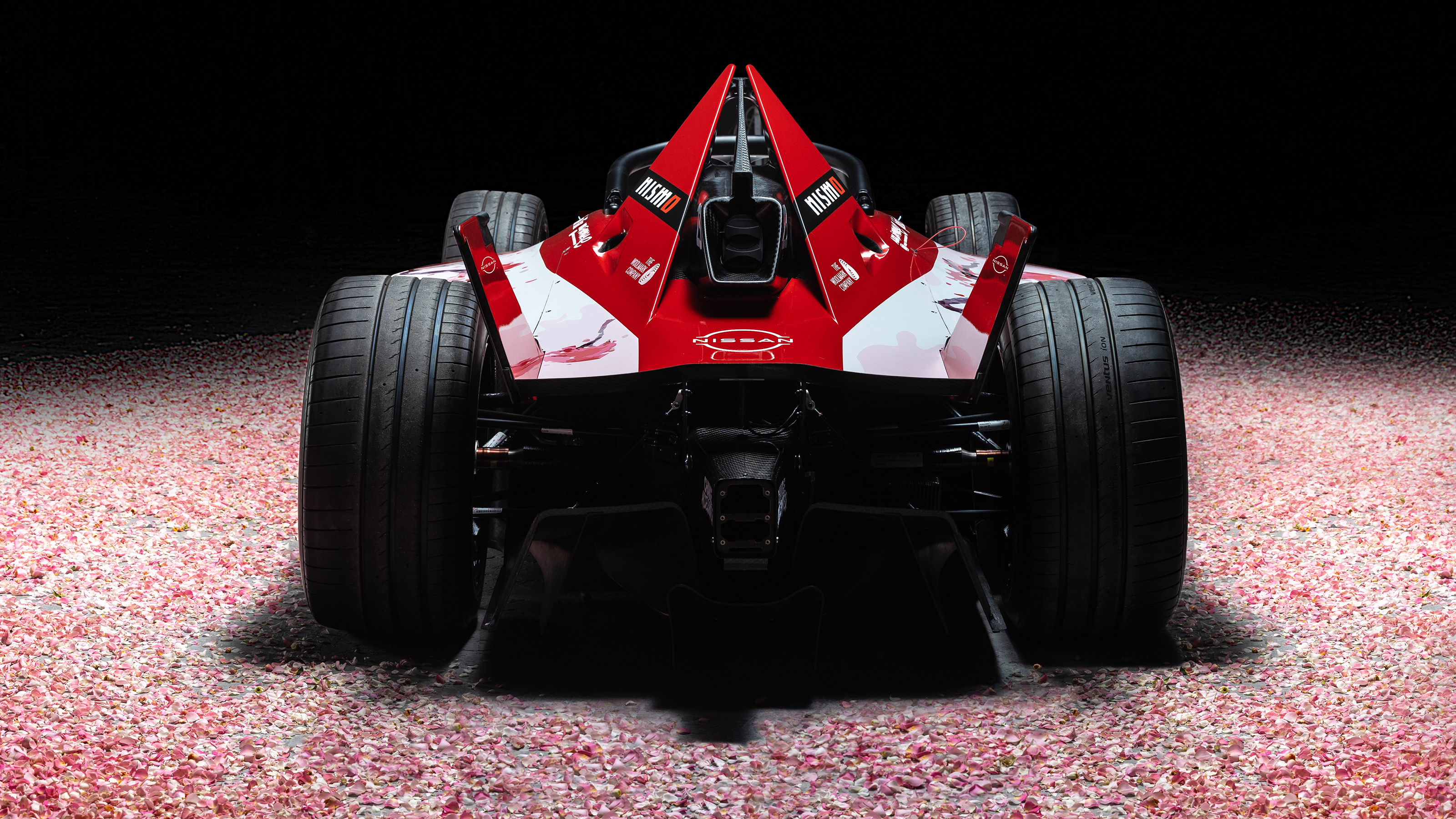 Nissan e-4ORCE 04 Formula E car 
