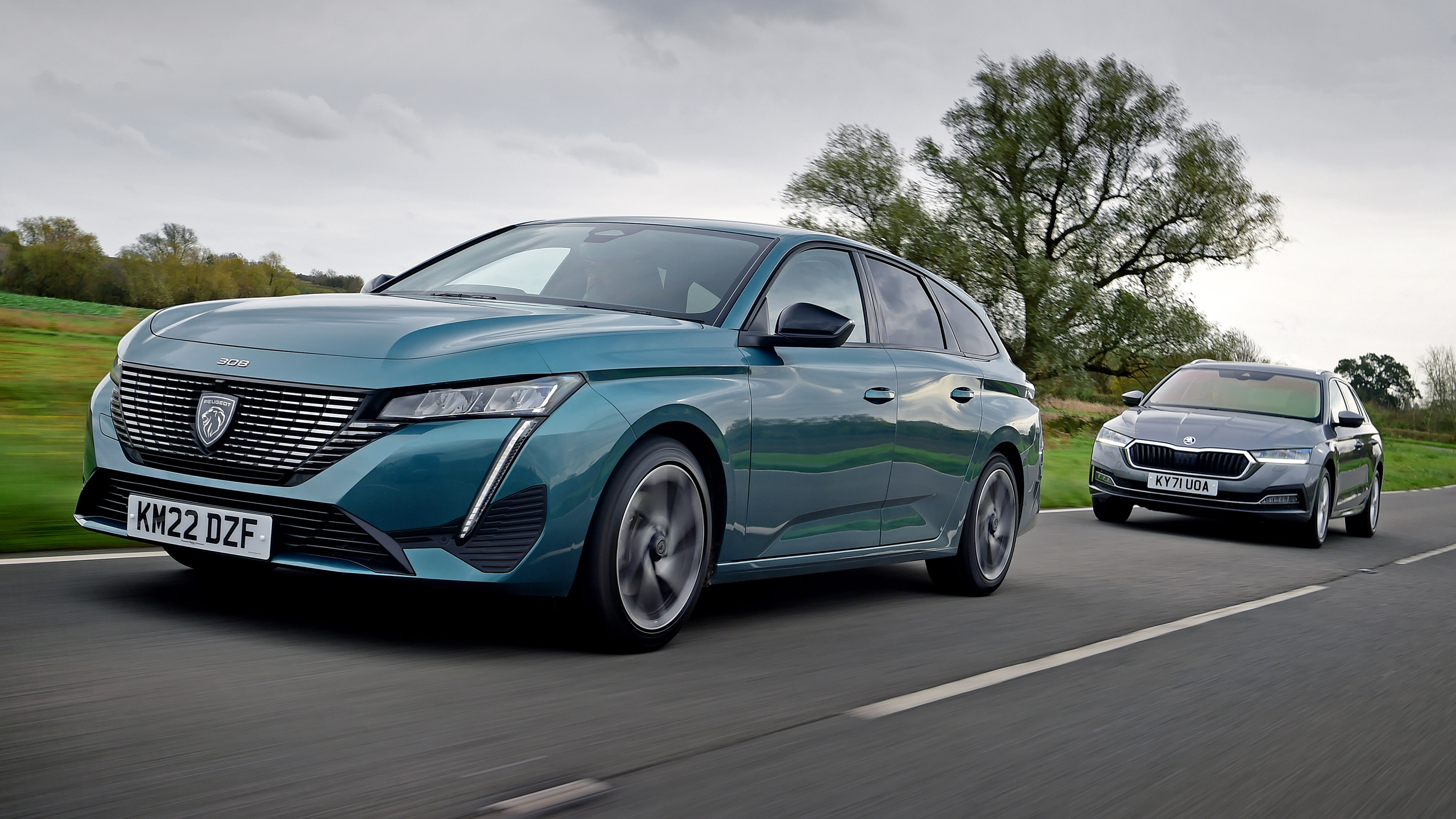 Peugeot 308 SW vs Skoda Octavia Estate - tracking