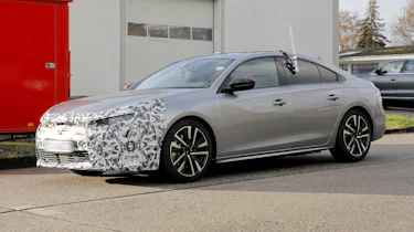 Peugeot 508 facelift - spyshot 2