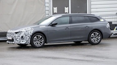 Peugeot 508 facelift - spyshot 10