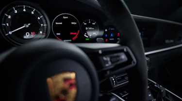 Porsche 911 Dakar - dials