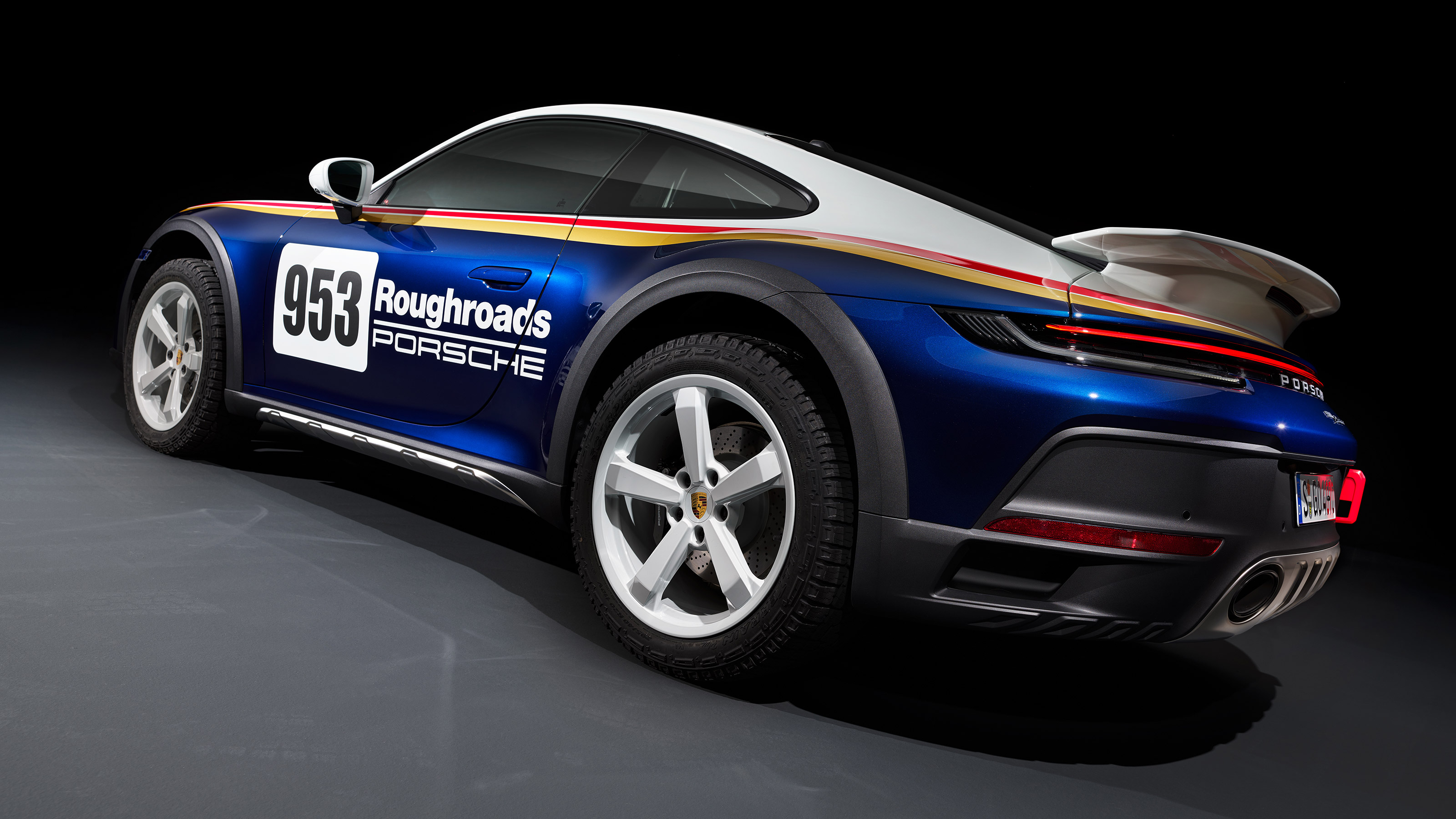 Porsche 911 Dakar - rear/side