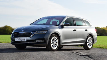 Skoda Octavia Estate - front static