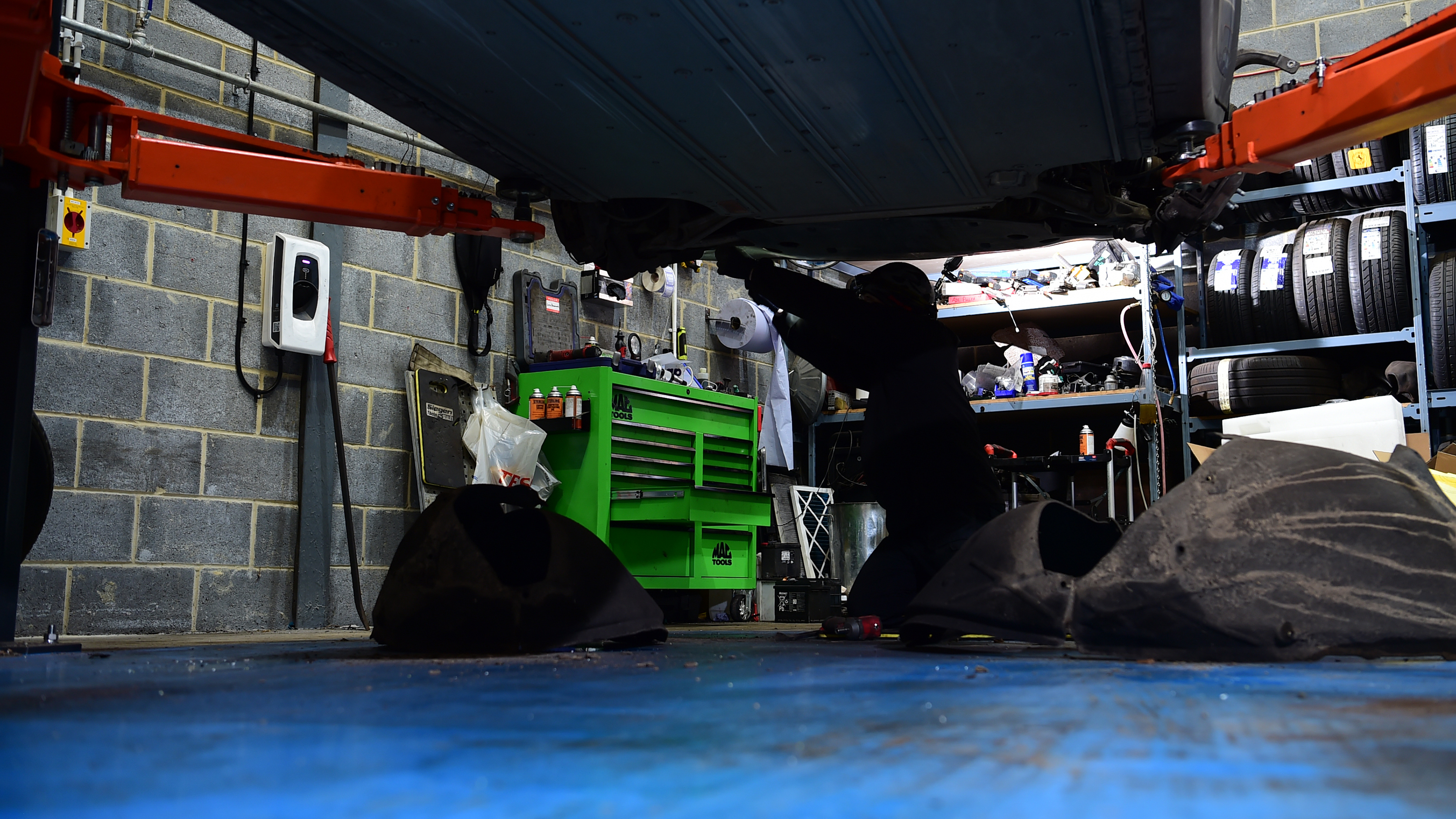Electric car servicing