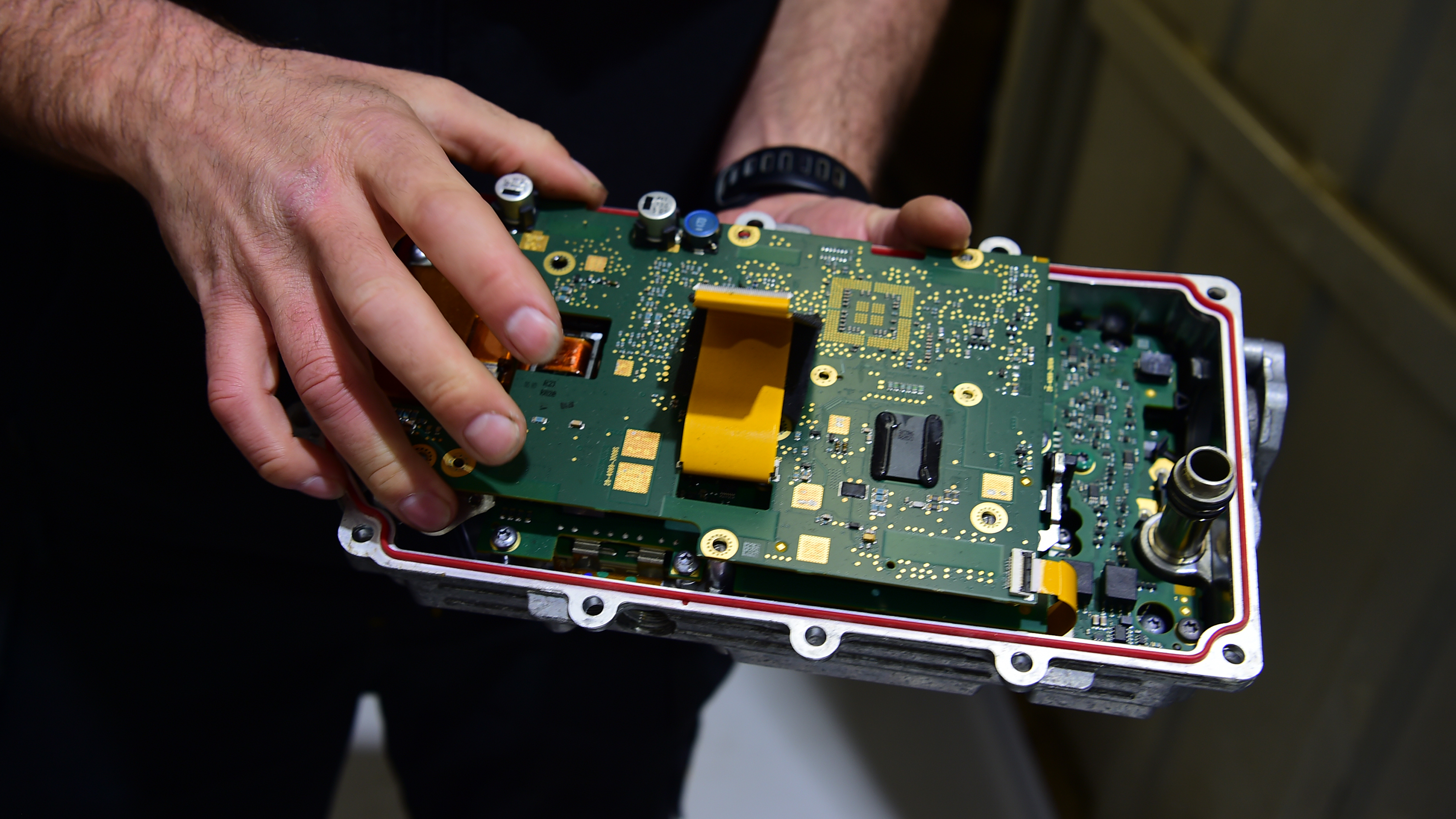 Electric car servicing circuit
