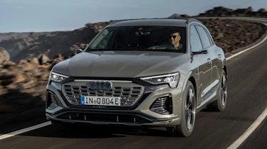 Audi Q8 e-tron - front action