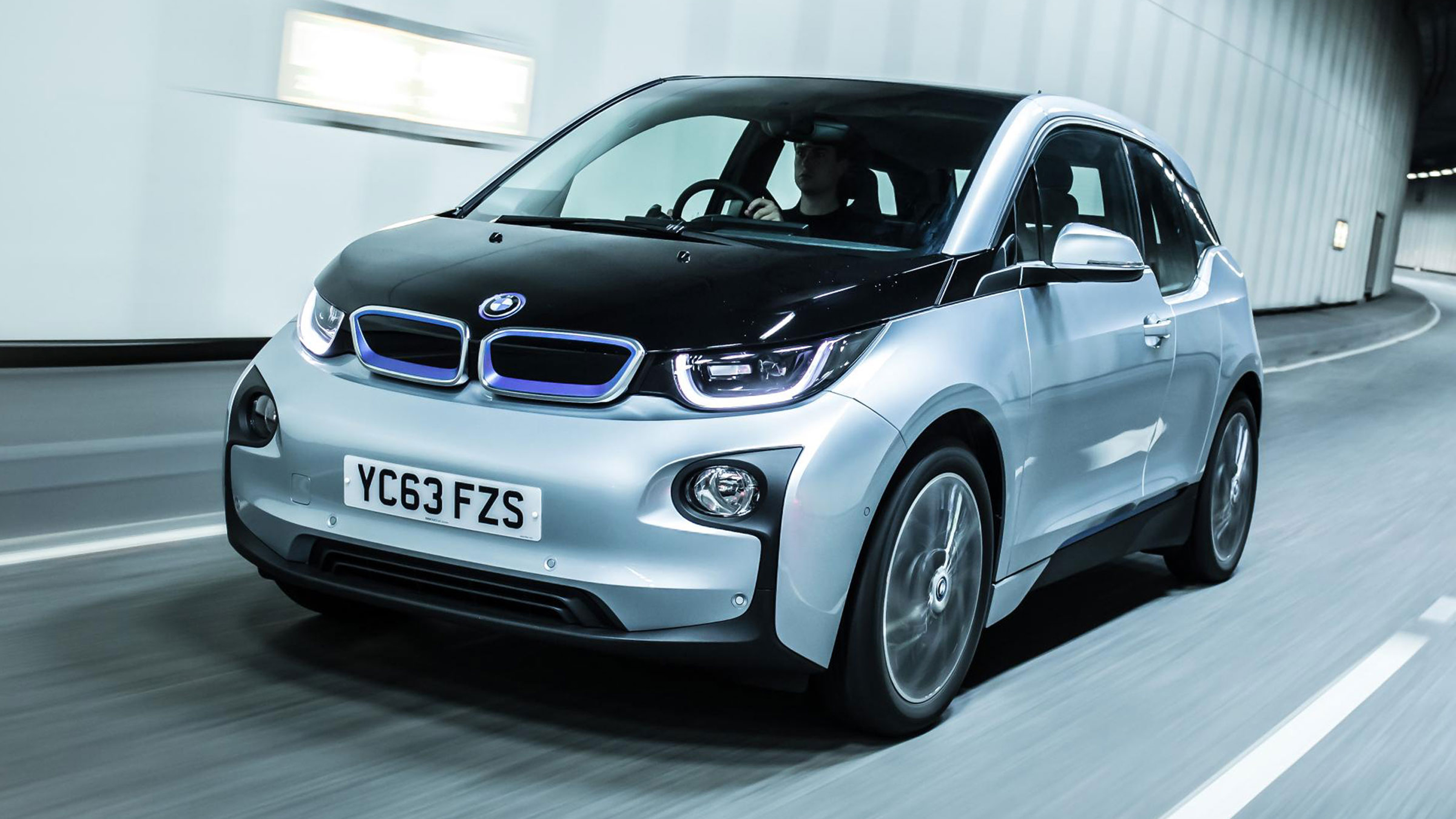 BMW i3 Mk1 -front tracking