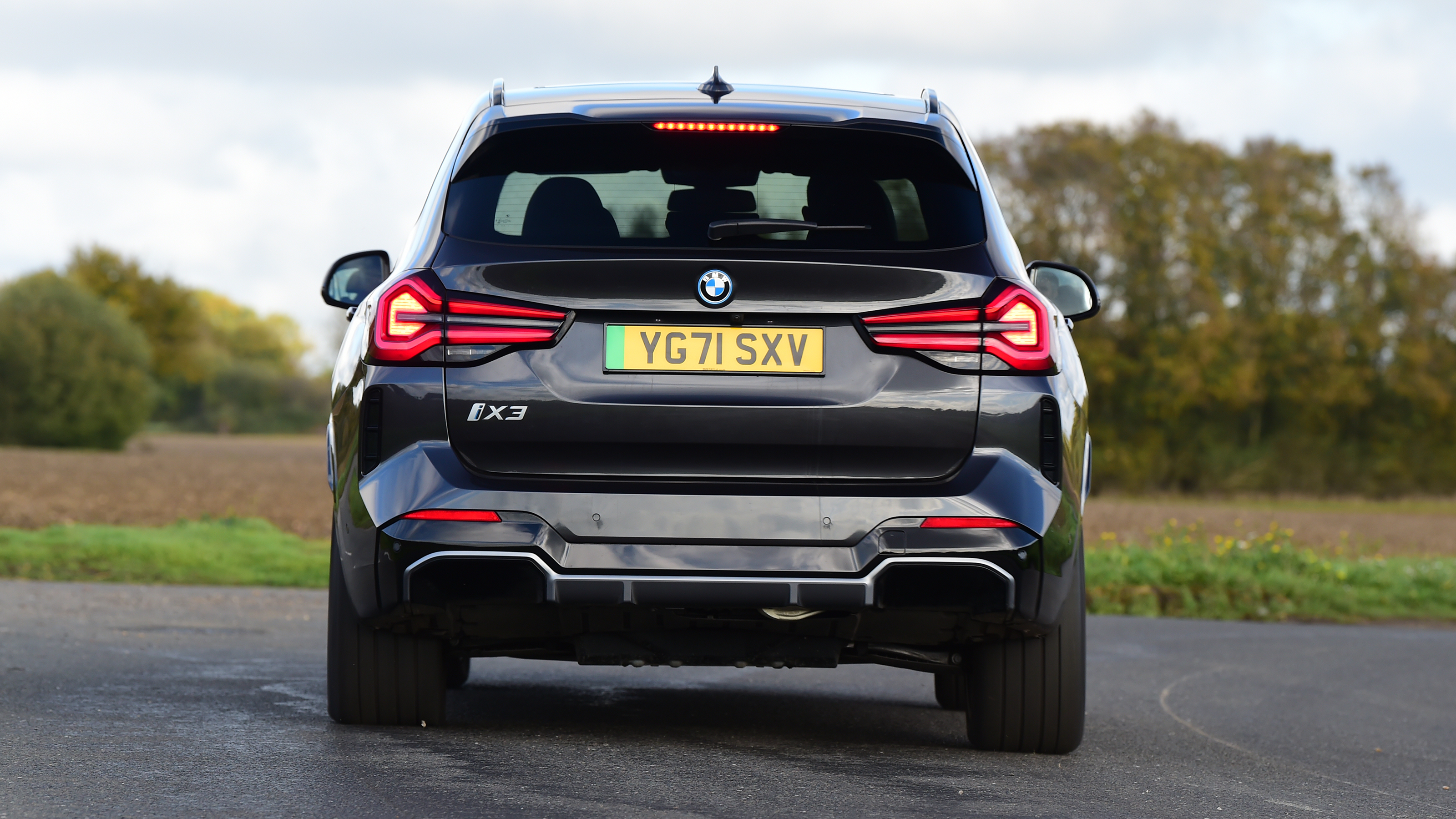 BMW iX3 - rear cornering