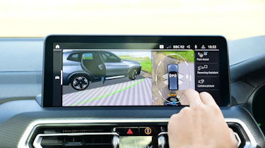 BMW iX3 - infotainment screen