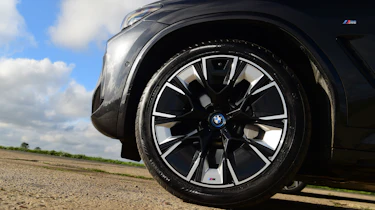 BMW iX3 - front n/s wheel